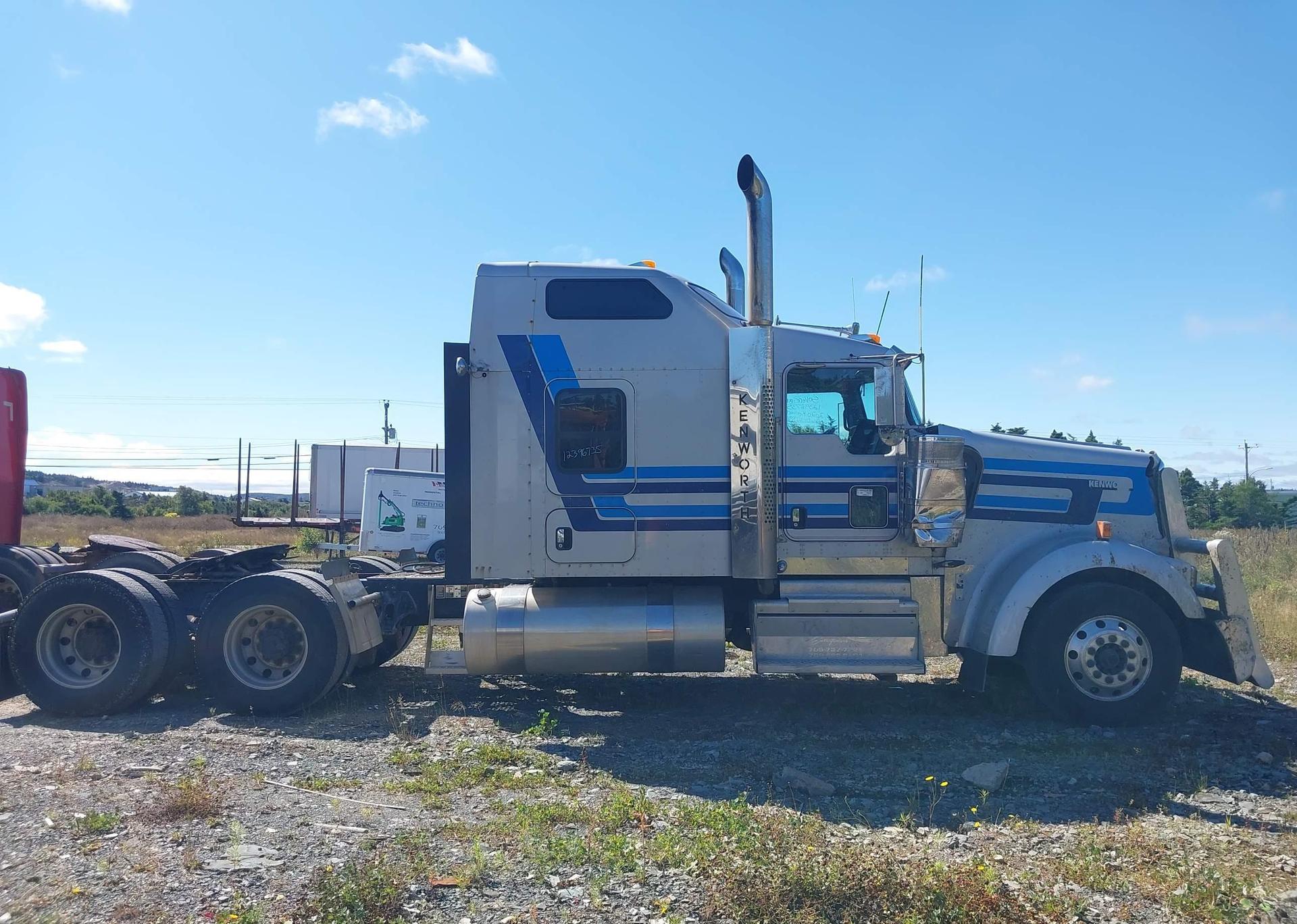 2020 KENWORTH W900