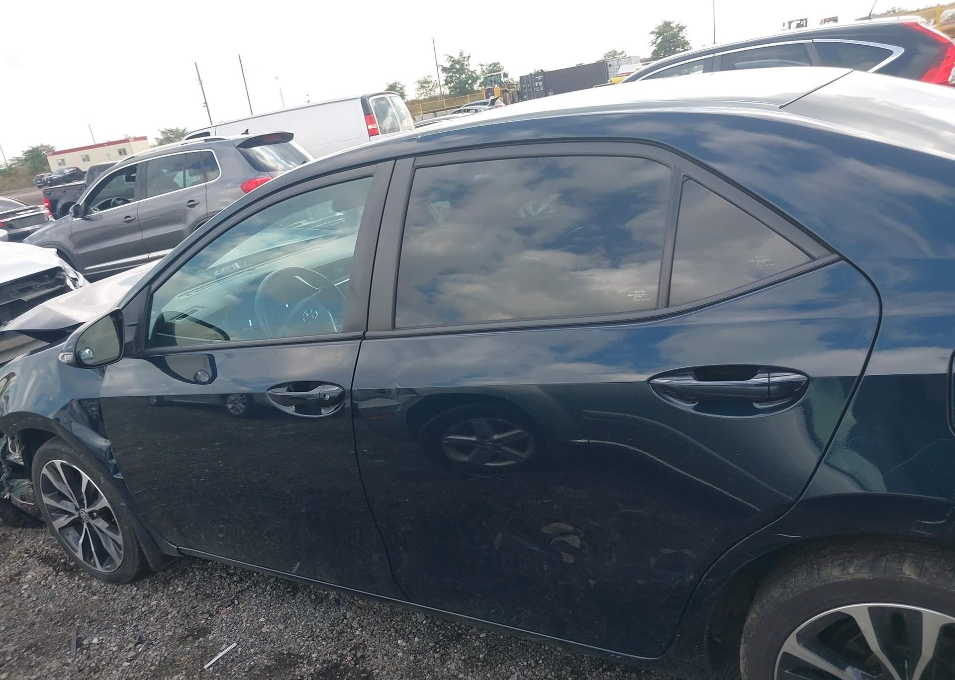 2018 TOYOTA COROLLA SE