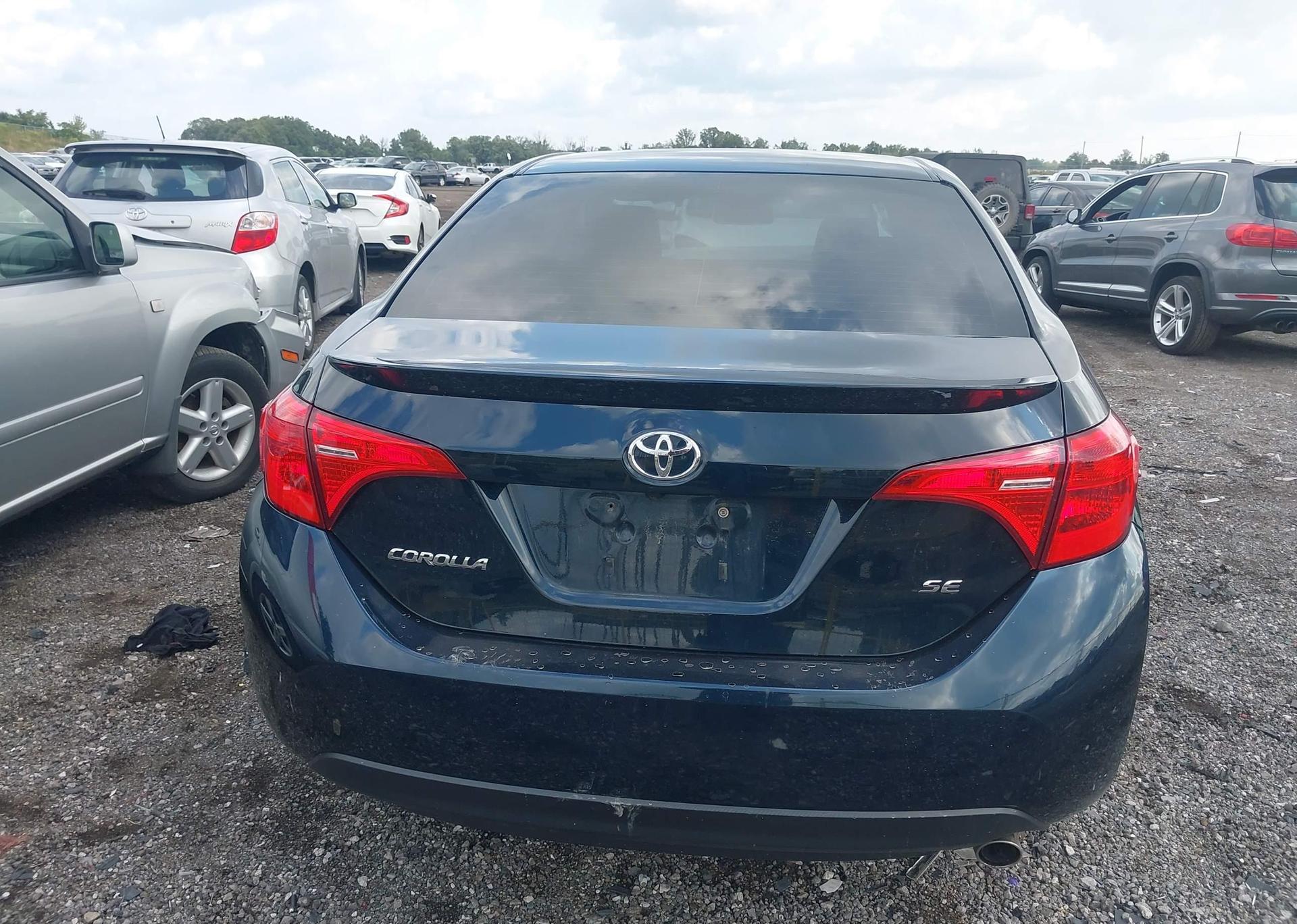 2018 TOYOTA COROLLA SE