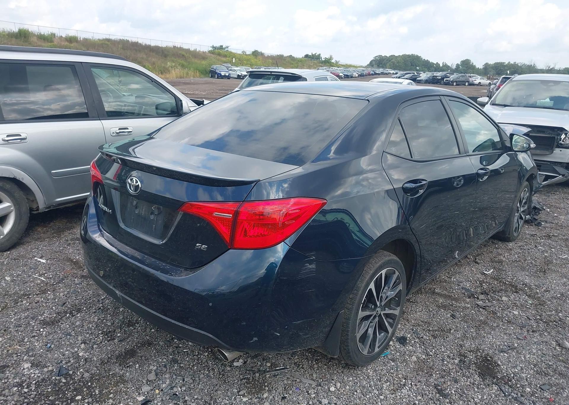 2018 TOYOTA COROLLA SE