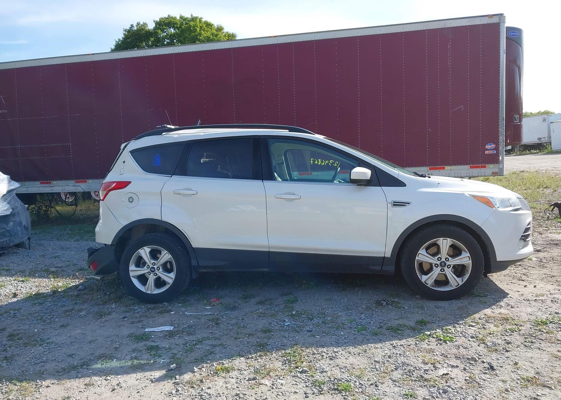 2015 FORD ESCAPE SE
