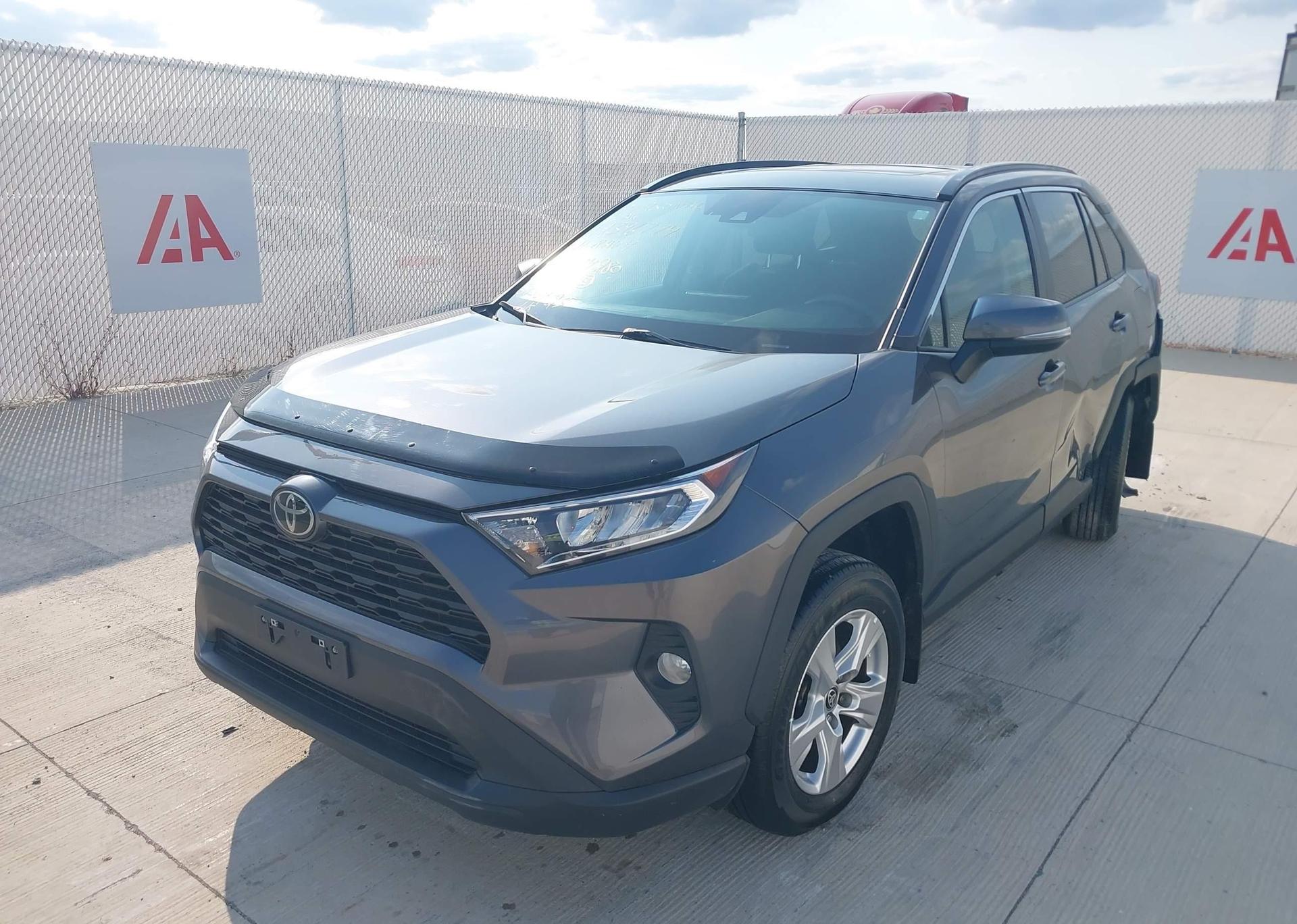 2021 TOYOTA RAV4 XLE