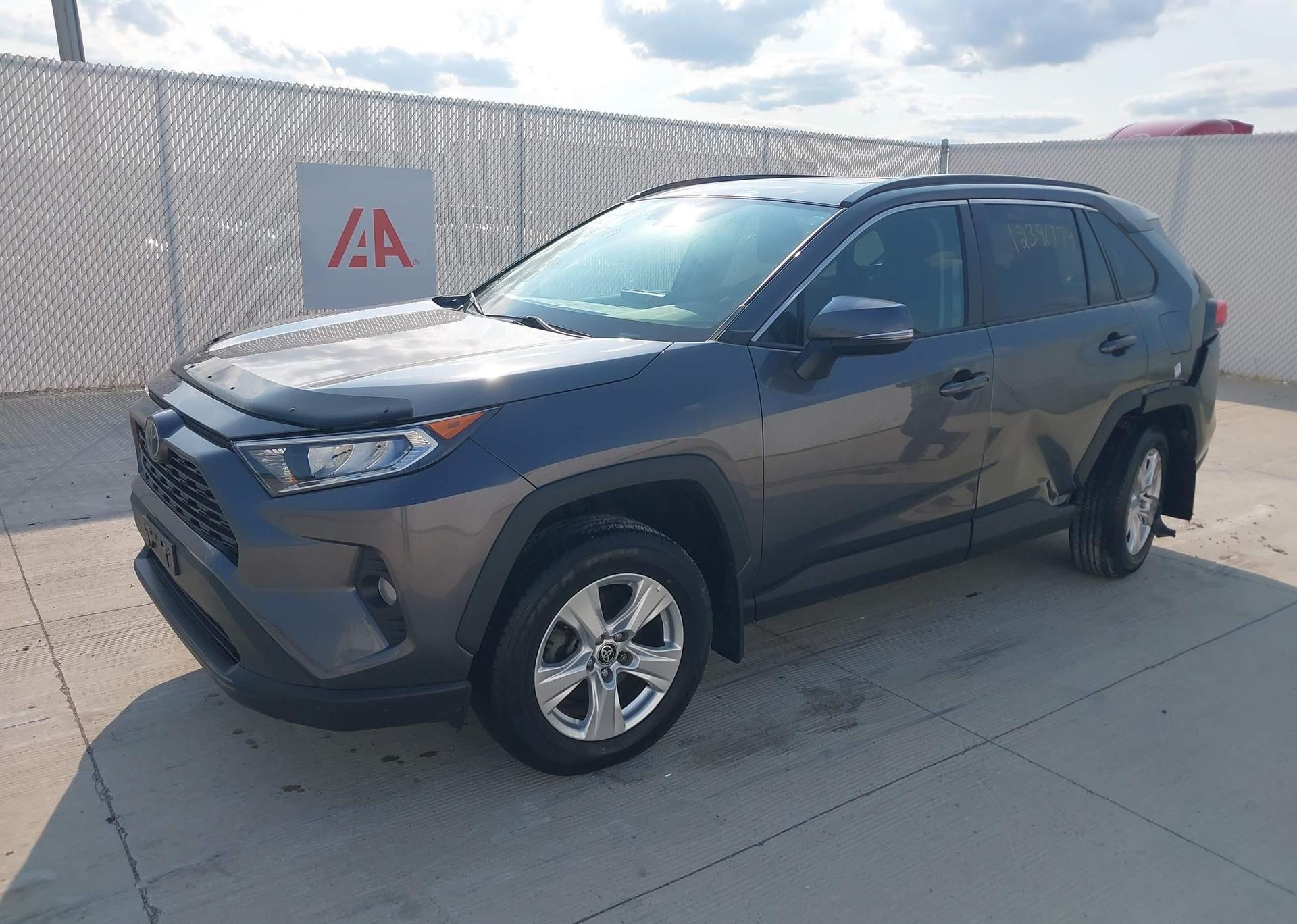 2021 TOYOTA RAV4 XLE