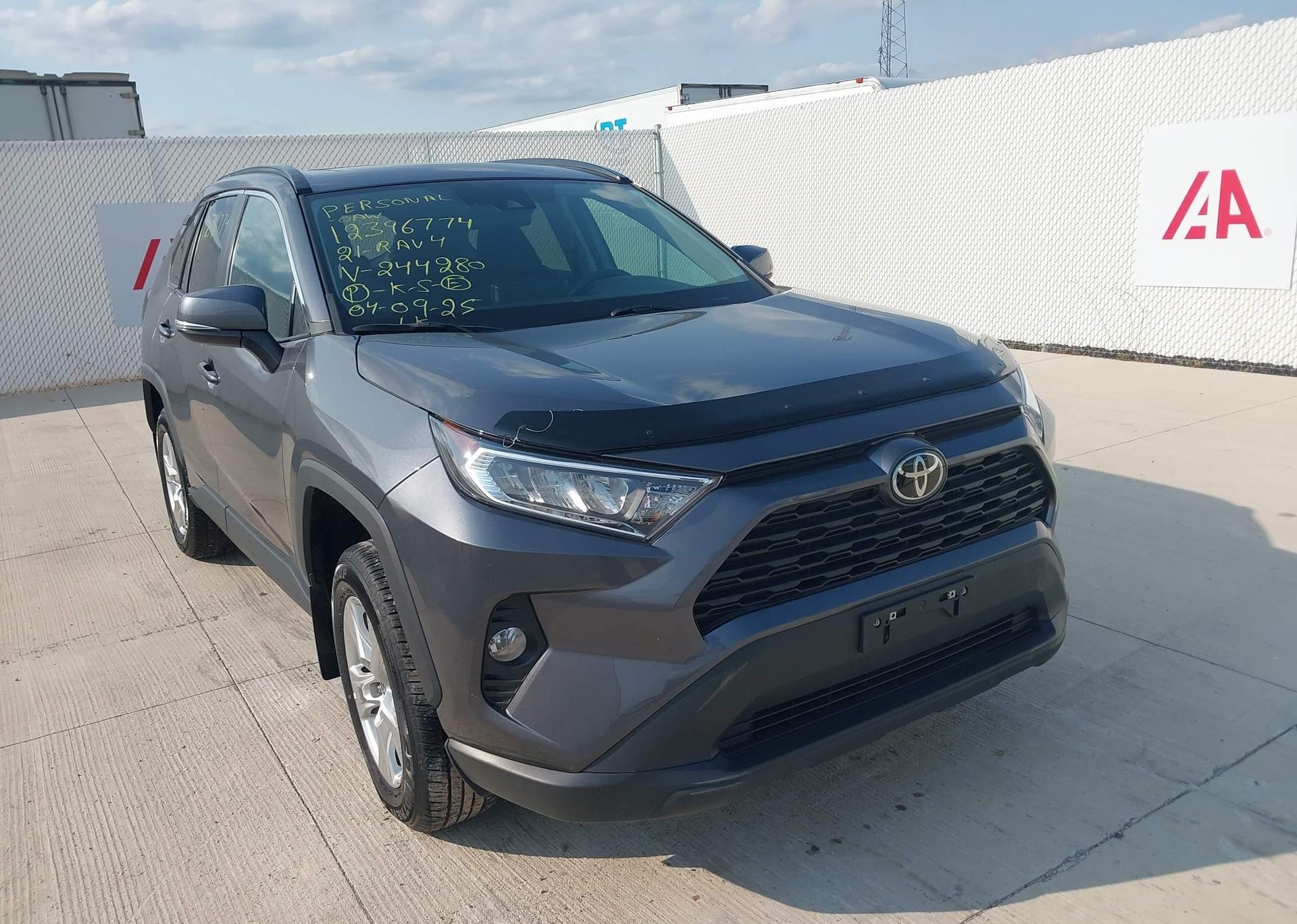 2021 TOYOTA RAV4 XLE