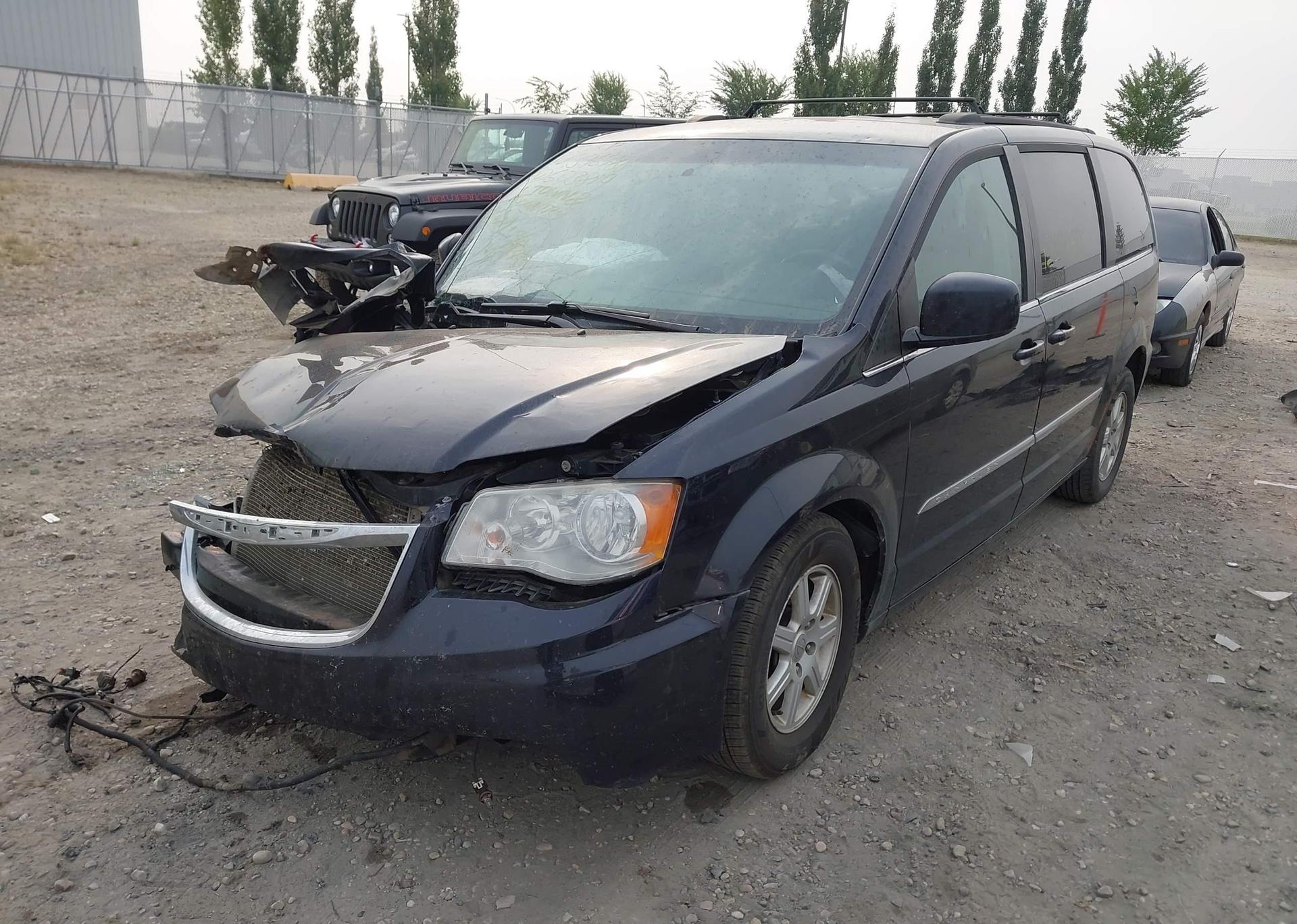2011 CHRYSLER TOWN & COUNTRY TOURING