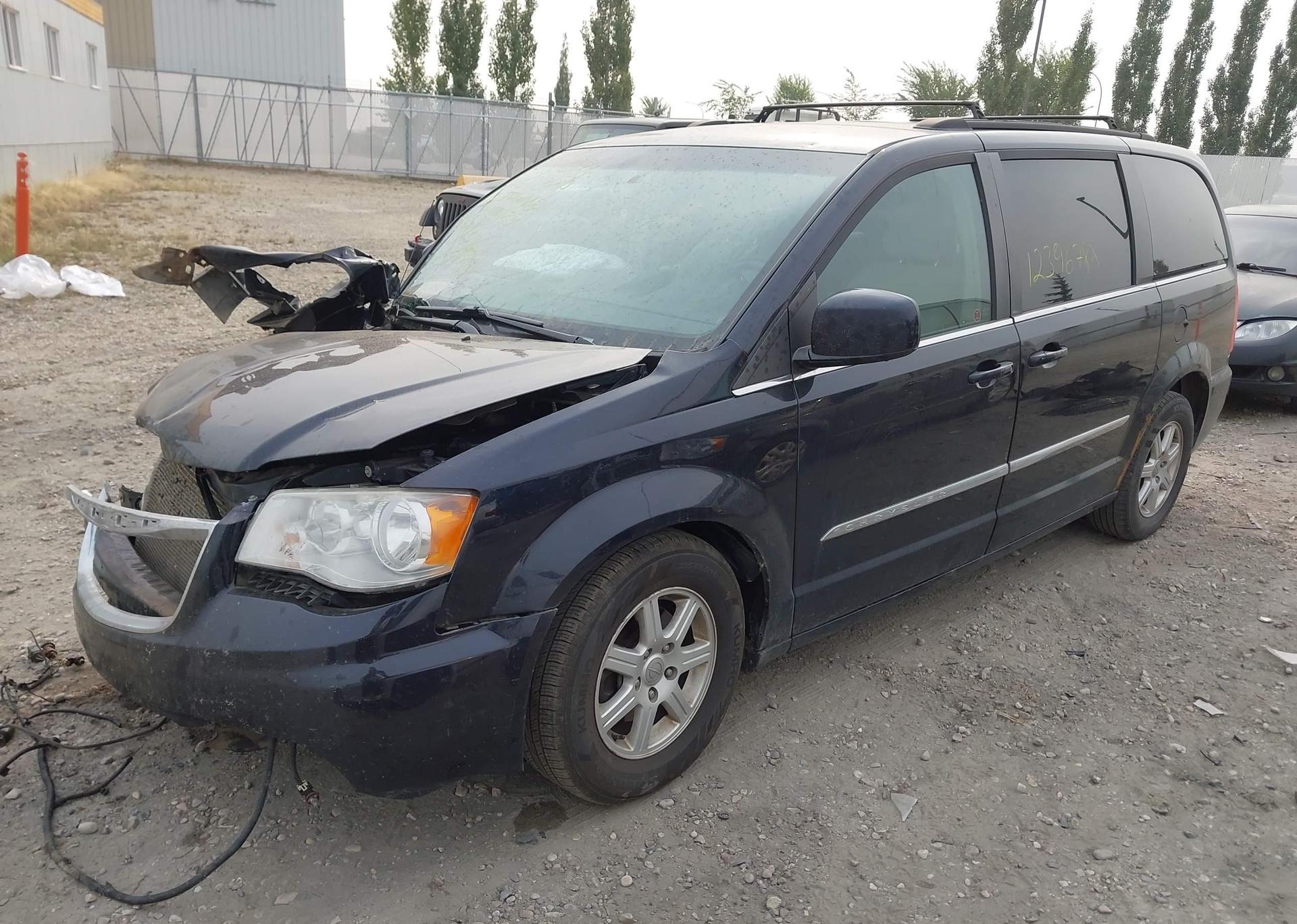 2011 CHRYSLER TOWN & COUNTRY TOURING