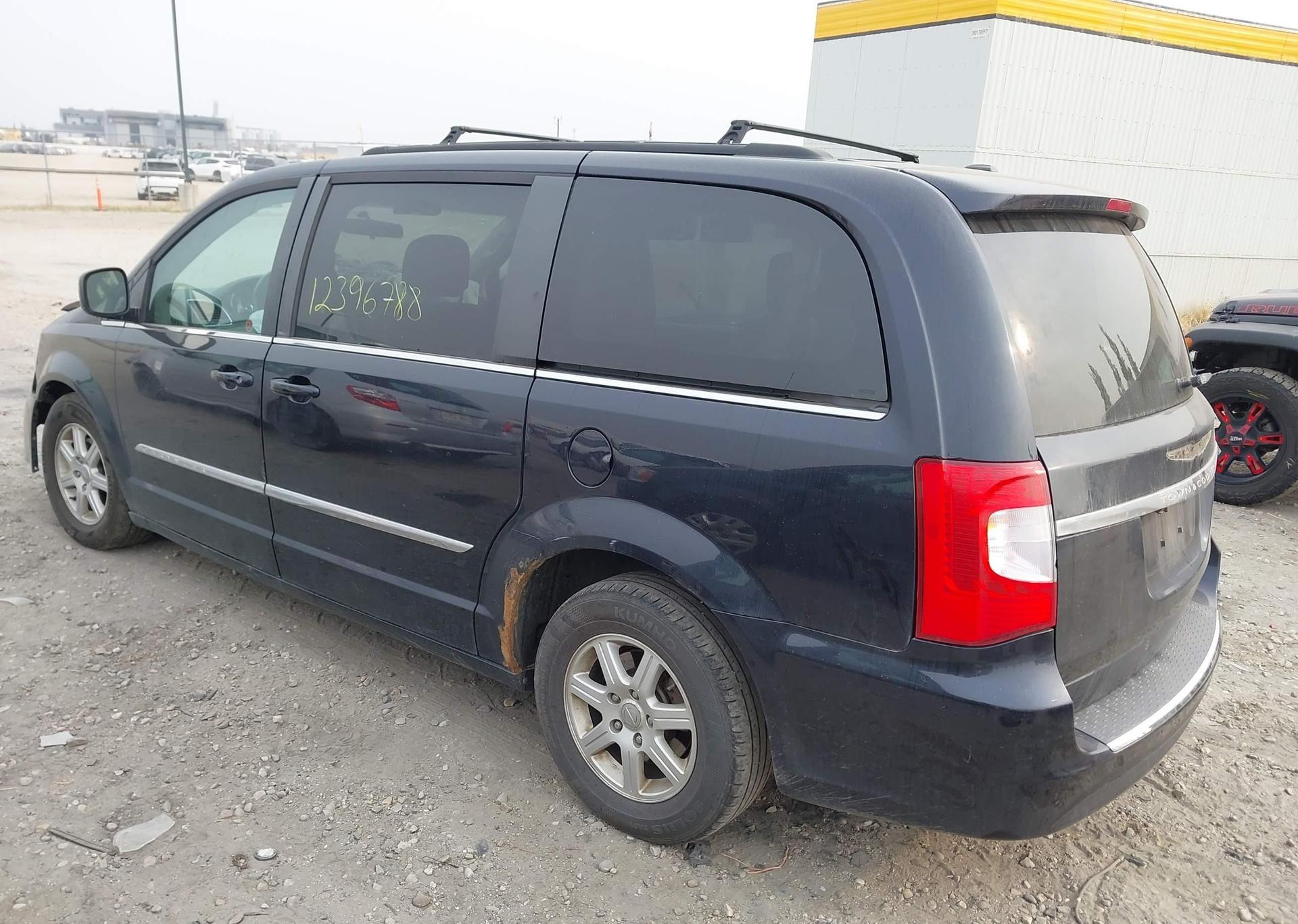 2011 CHRYSLER TOWN & COUNTRY TOURING