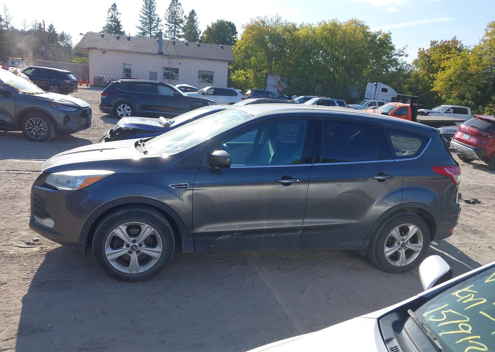 2015 FORD ESCAPE SE
