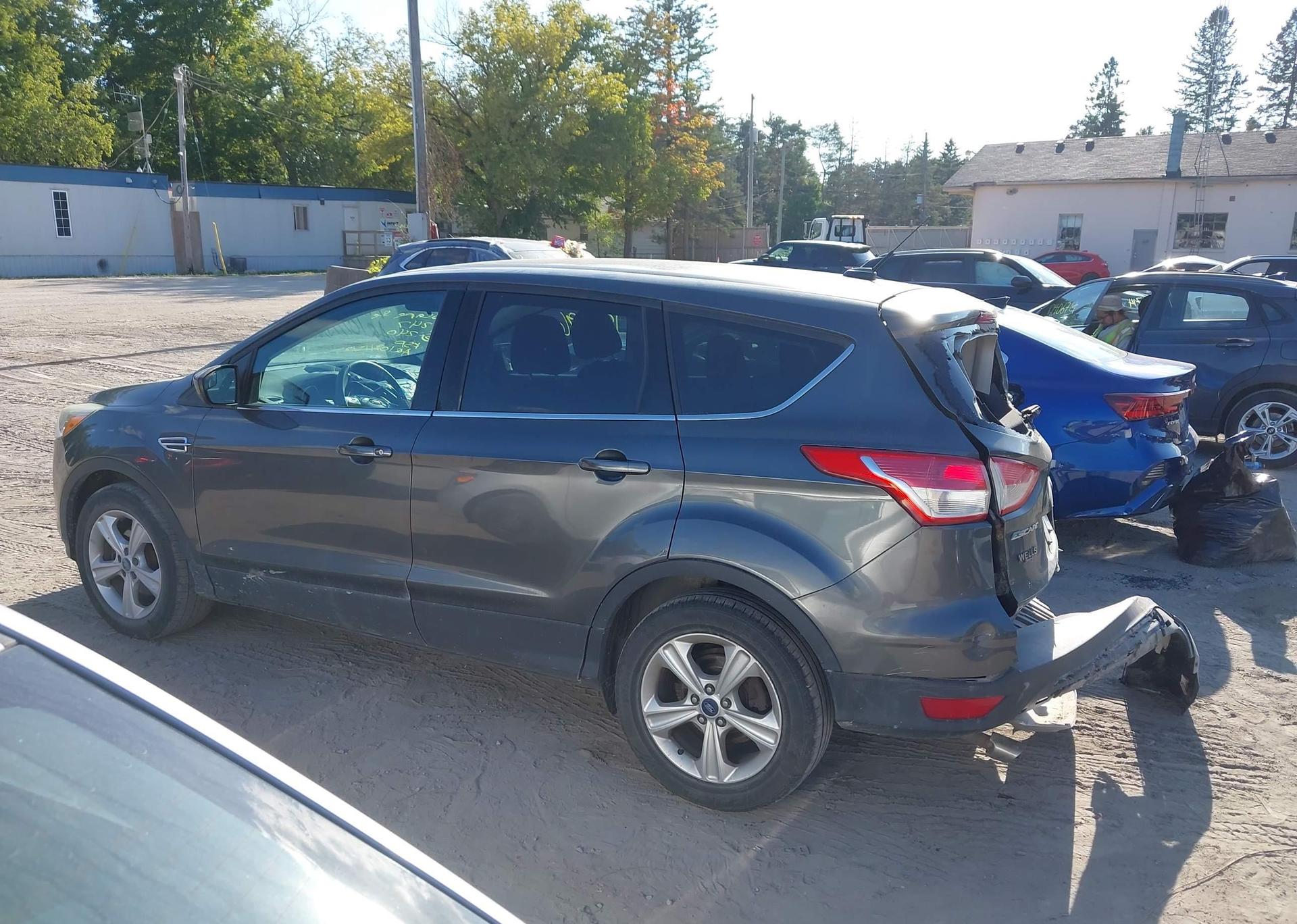 2015 FORD ESCAPE SE