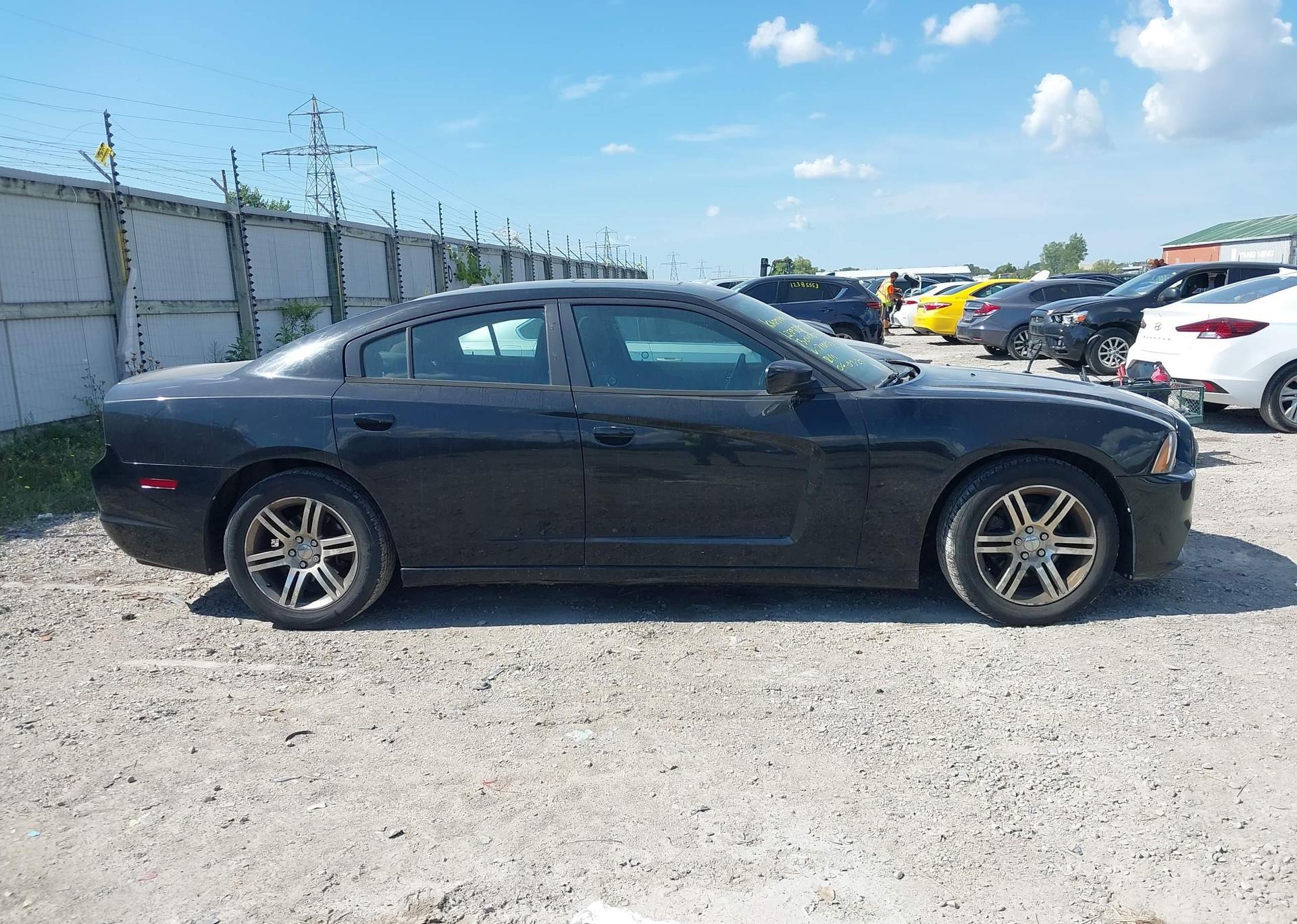 2013 DODGE CHARGER SXT