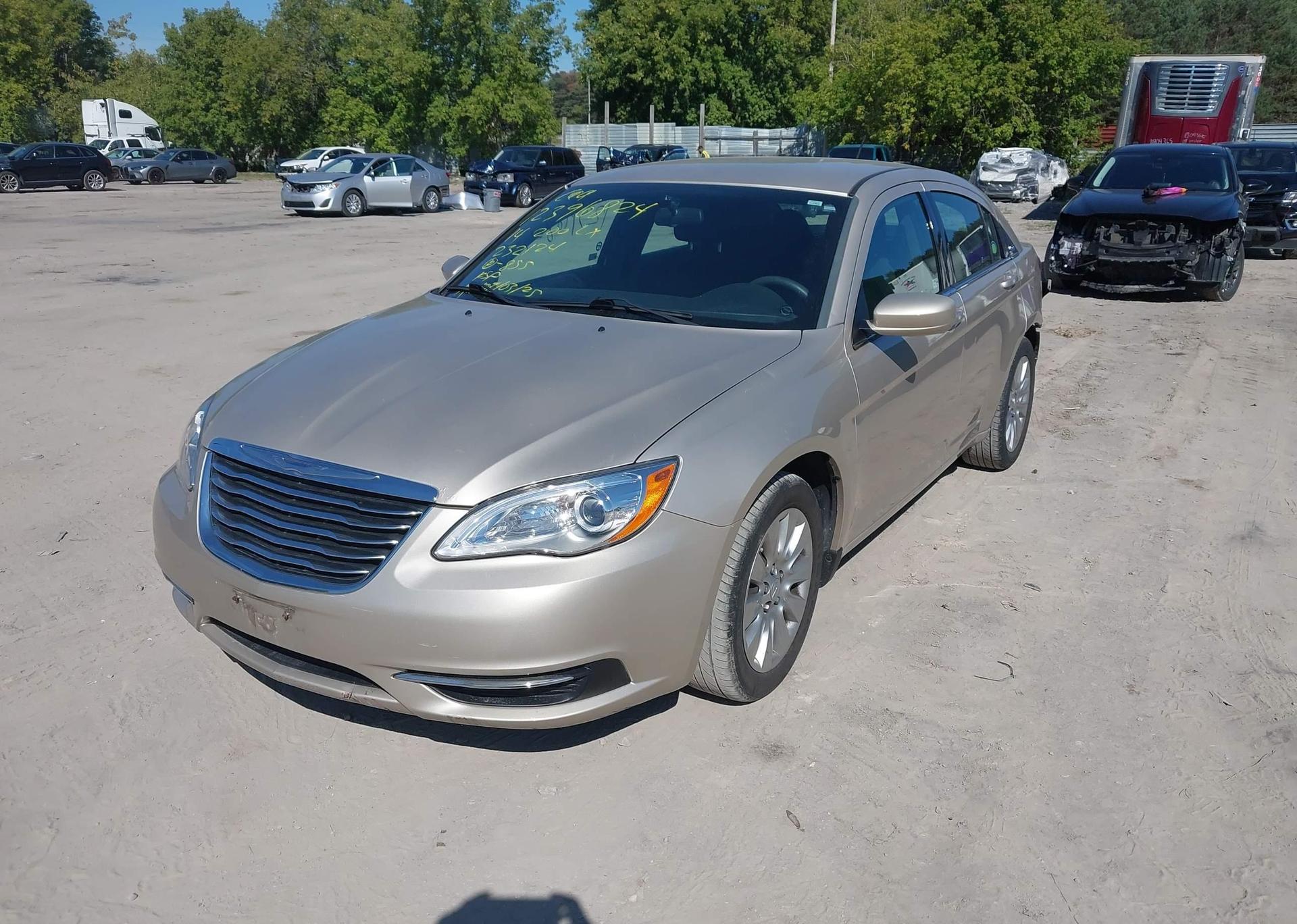 2014 CHRYSLER 200 LX
