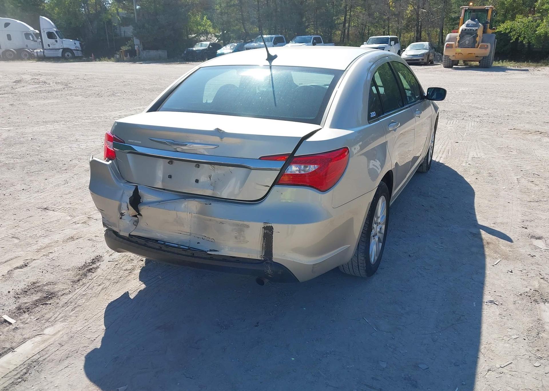 2014 CHRYSLER 200 LX
