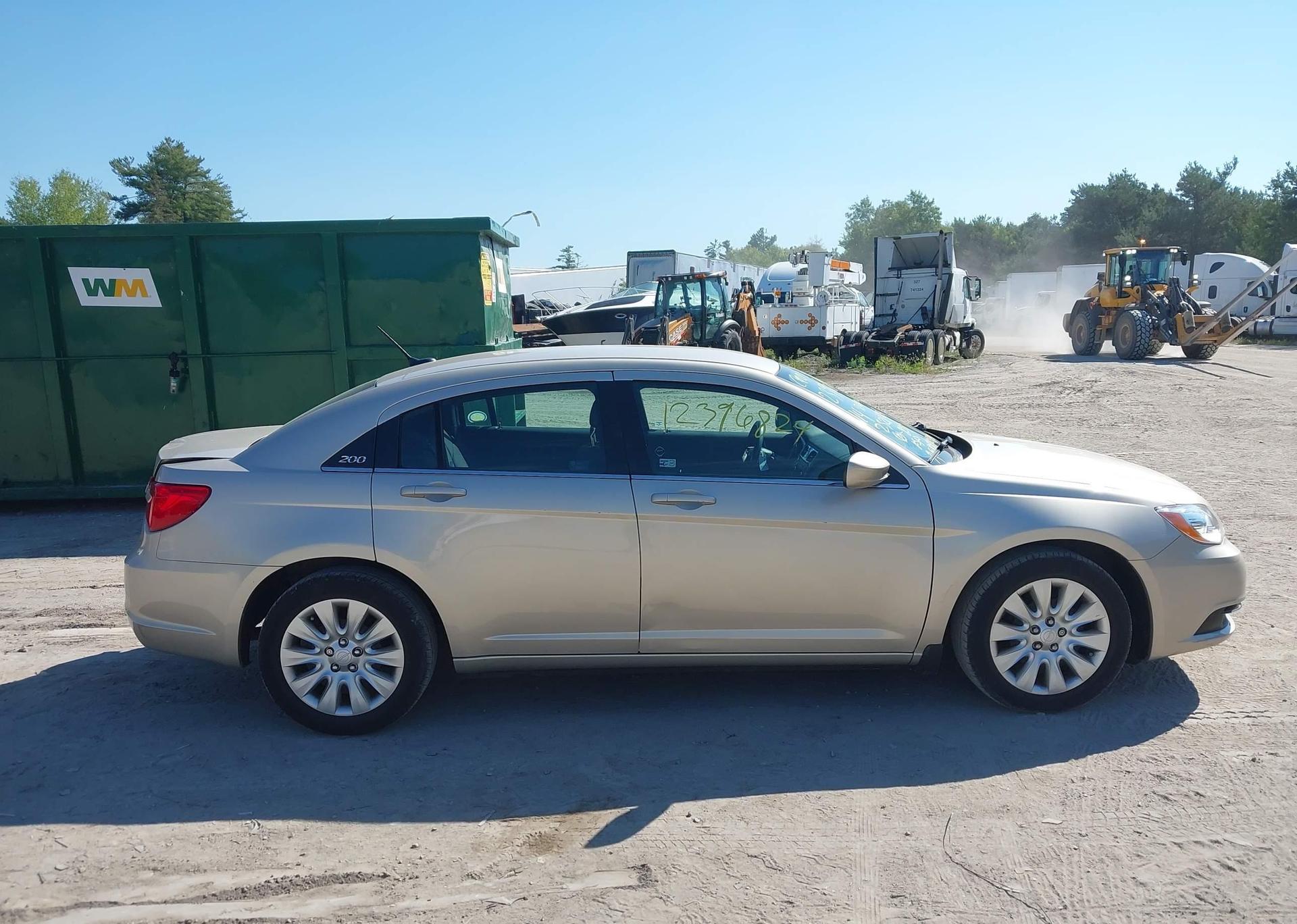 2014 CHRYSLER 200 LX