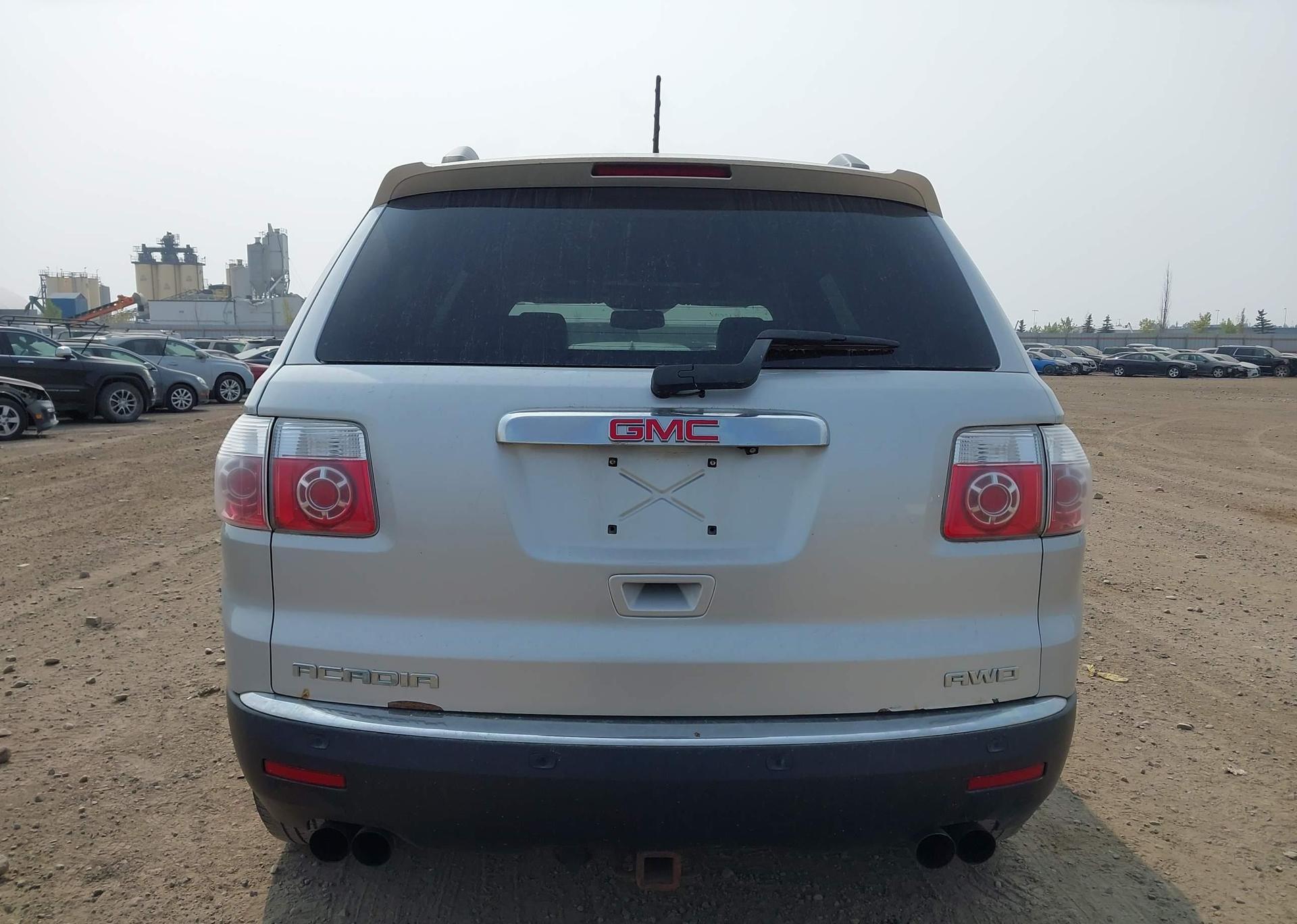 2010 GMC ACADIA SLT-2
