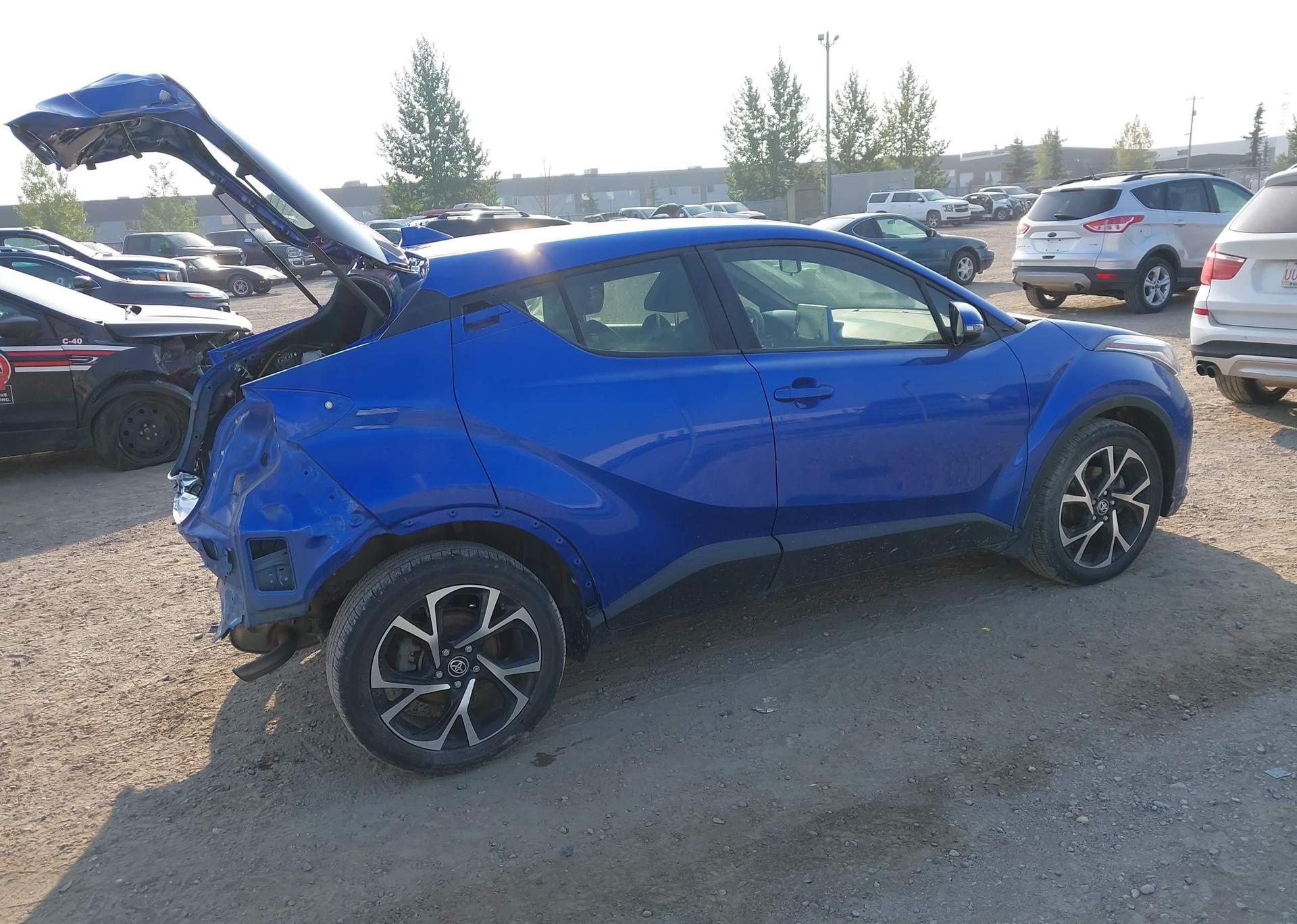 2020 TOYOTA C-HR LE
