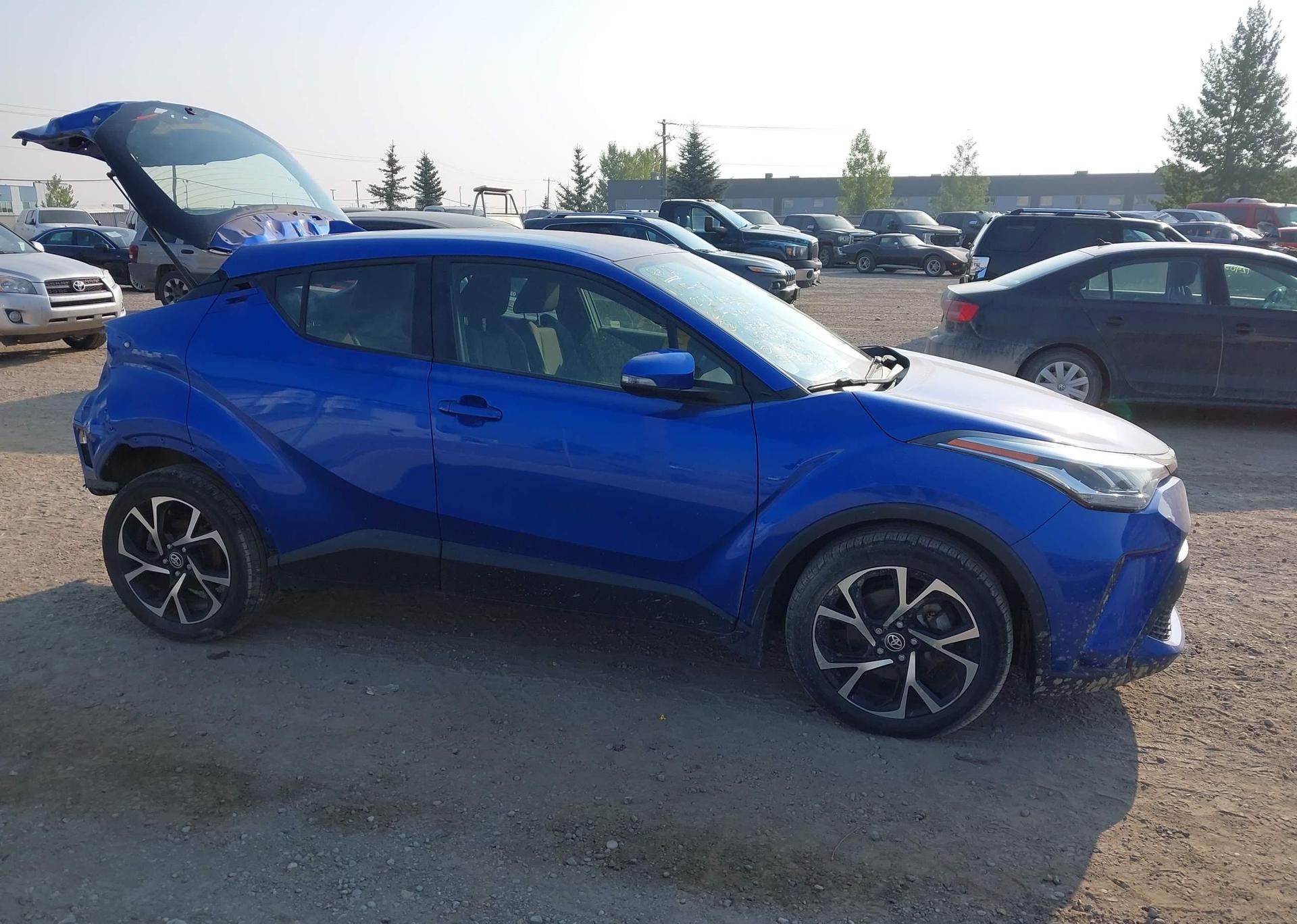 2020 TOYOTA C-HR LE