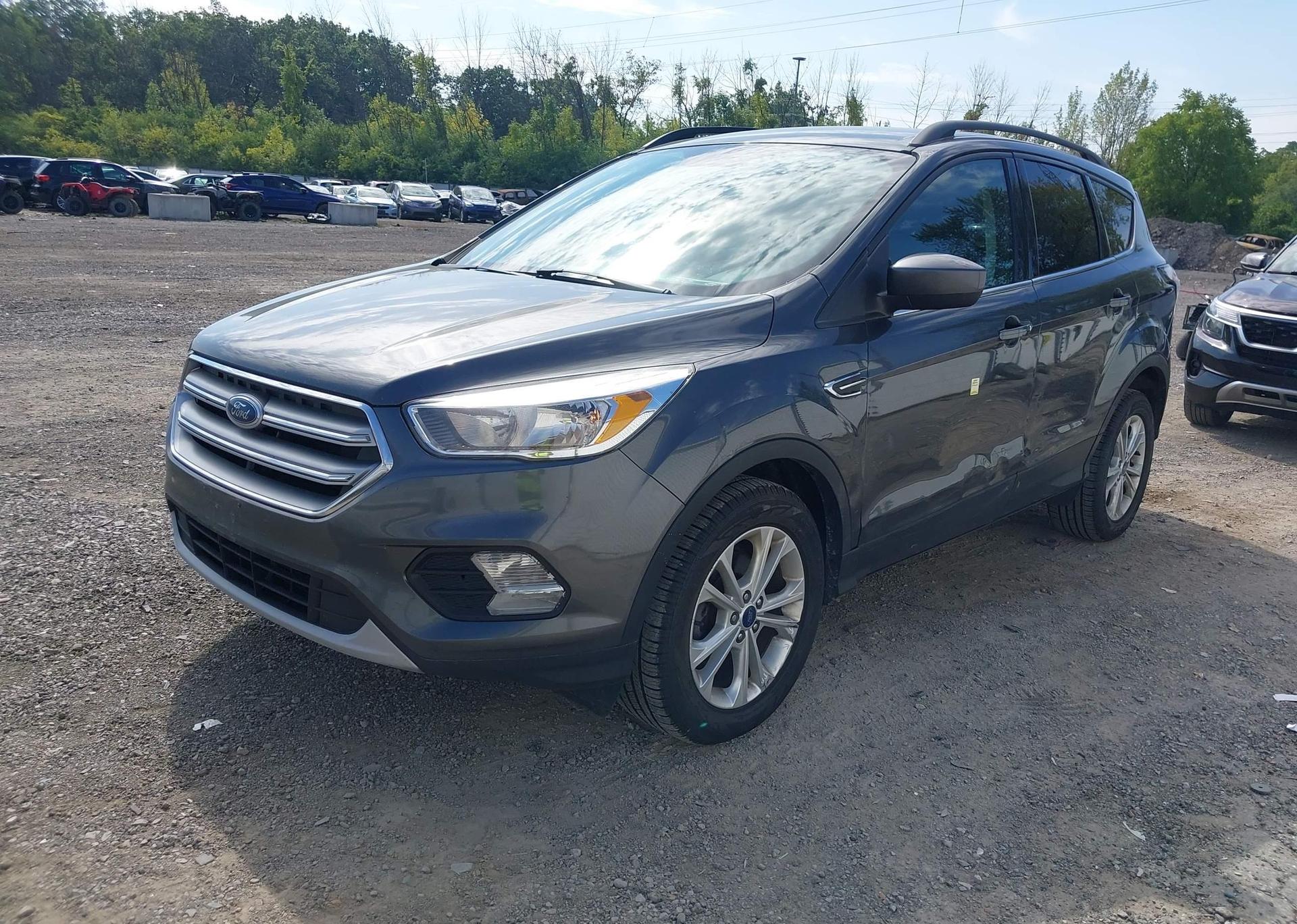 2017 FORD ESCAPE SE
