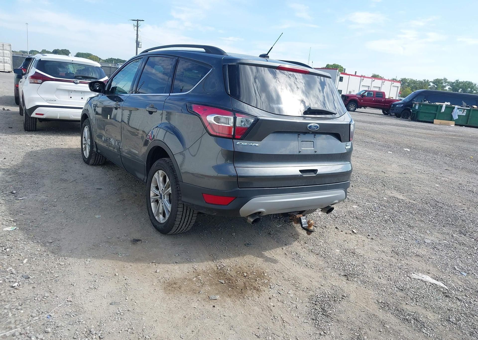2017 FORD ESCAPE SE