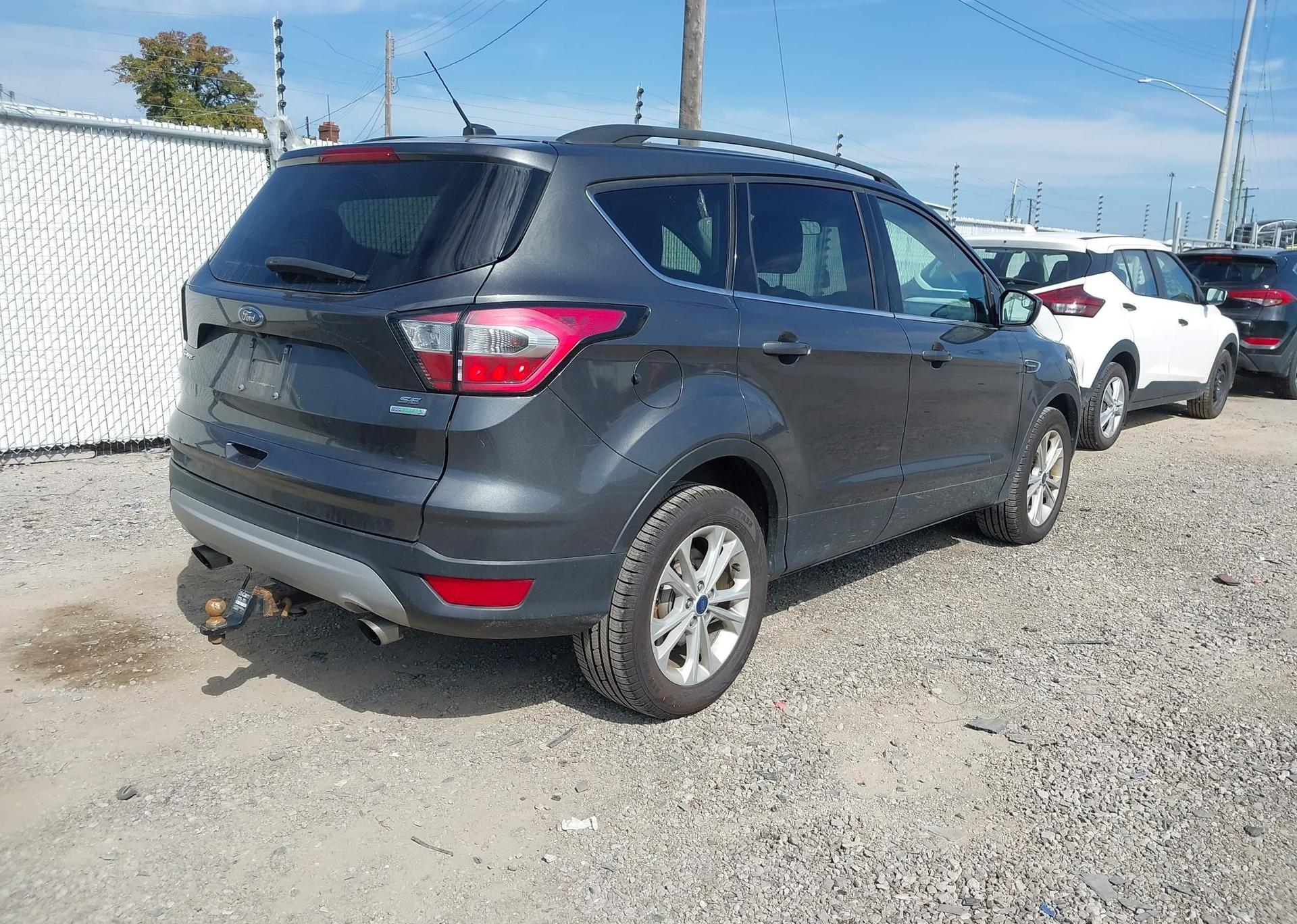 2017 FORD ESCAPE SE