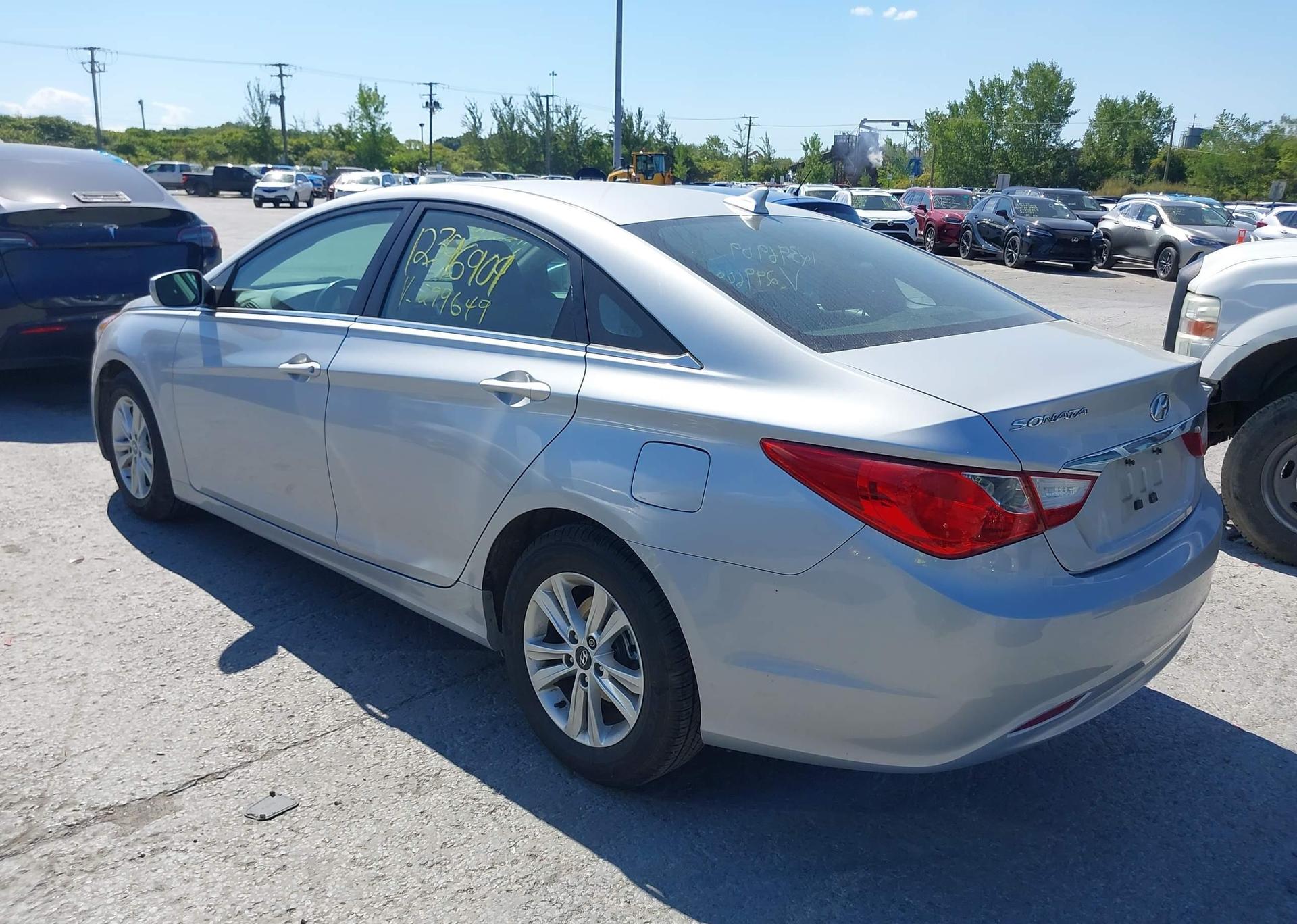 2011 HYUNDAI SONATA GLS