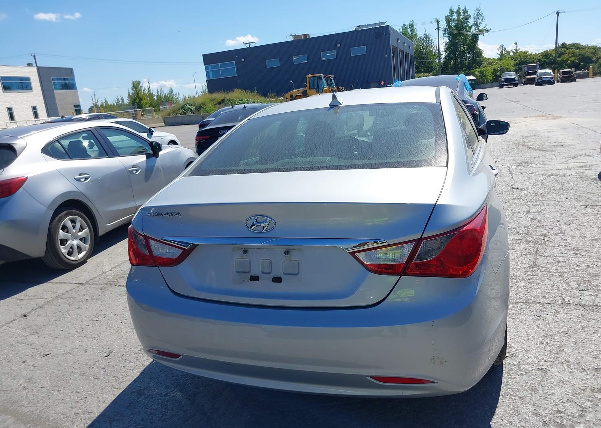 2011 HYUNDAI SONATA GLS