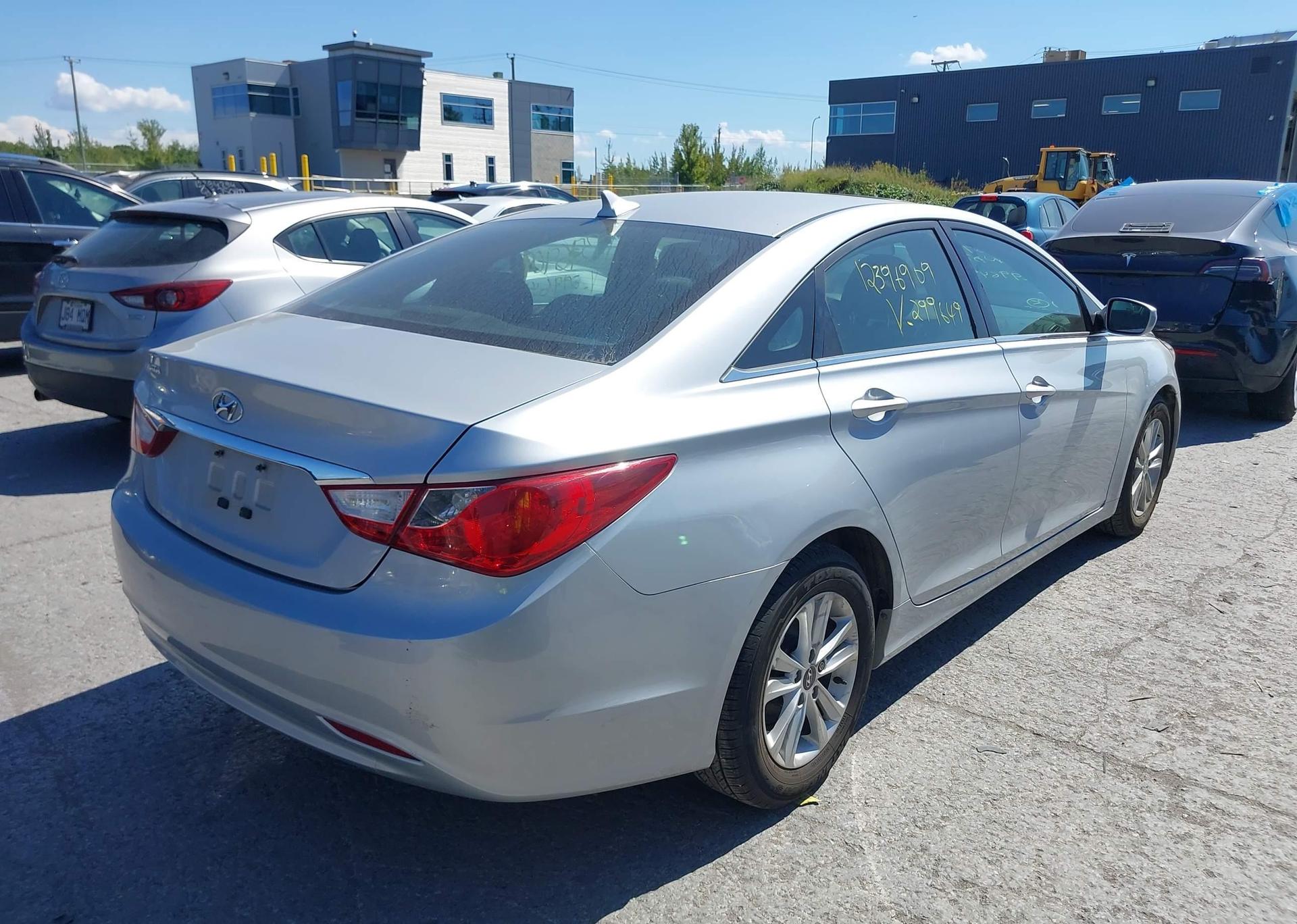 2011 HYUNDAI SONATA GLS