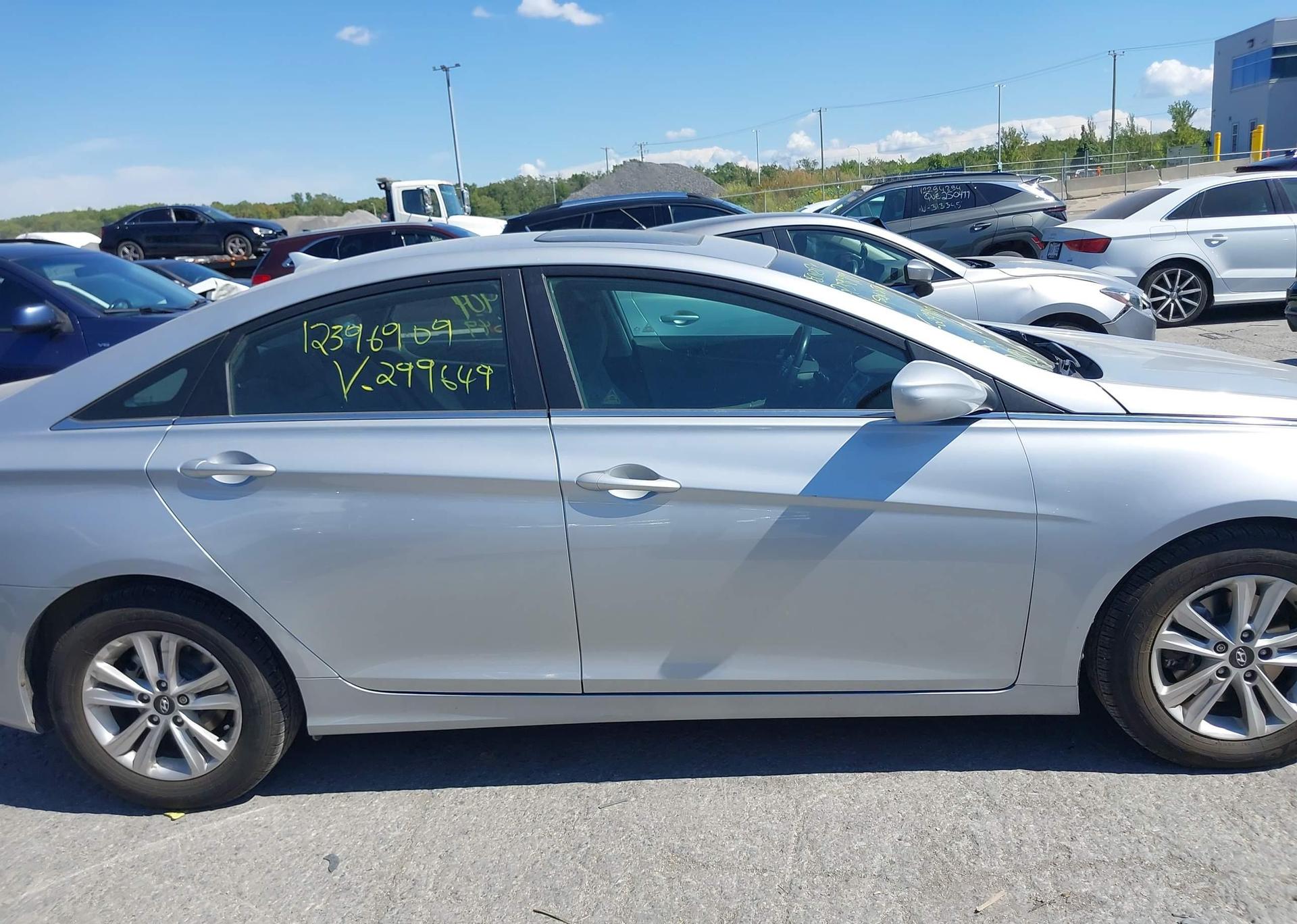 2011 HYUNDAI SONATA GLS