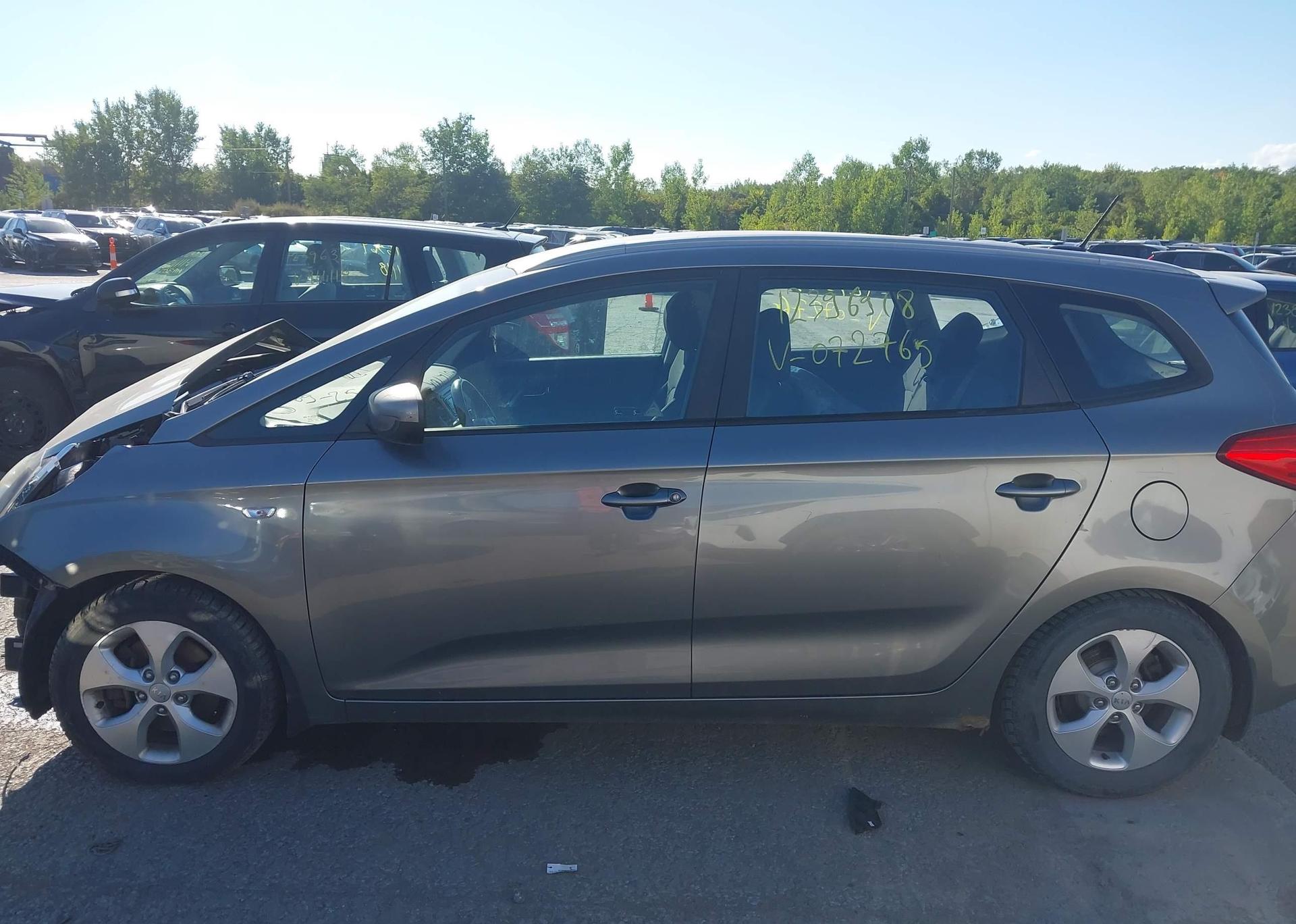 2014 KIA RONDO LX