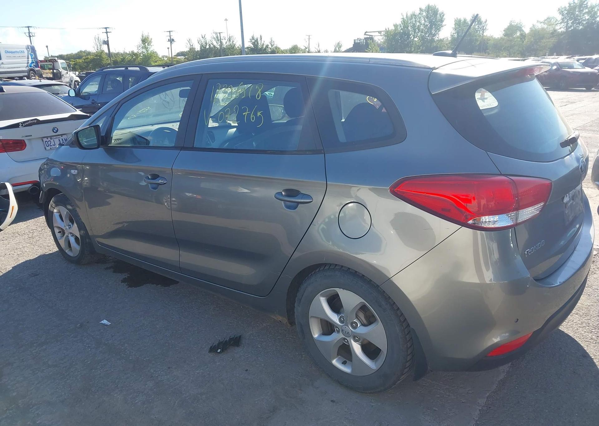 2014 KIA RONDO LX