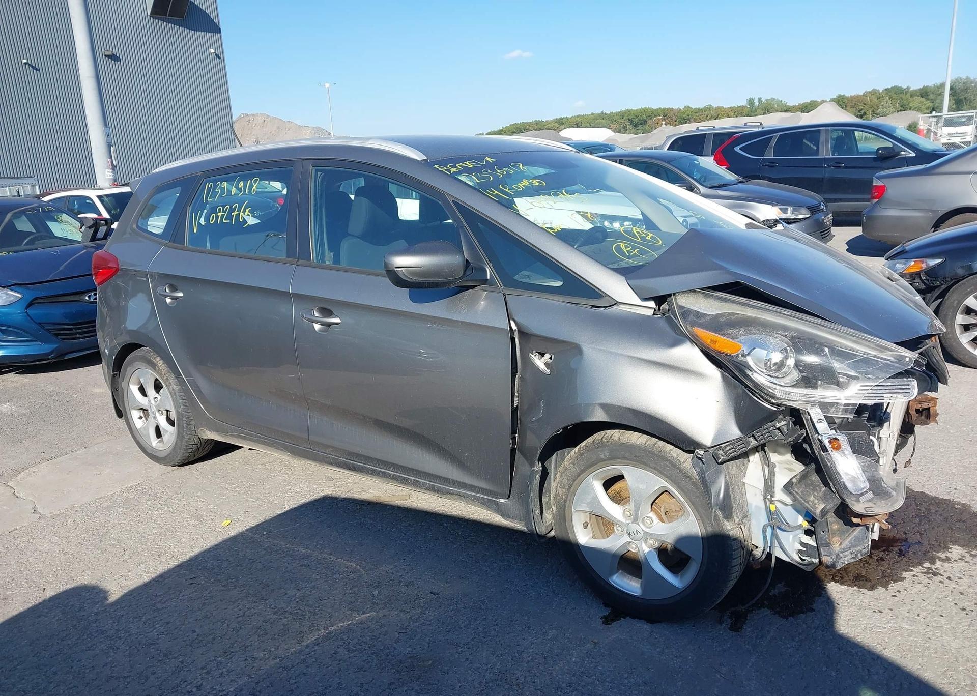 2014 KIA RONDO LX