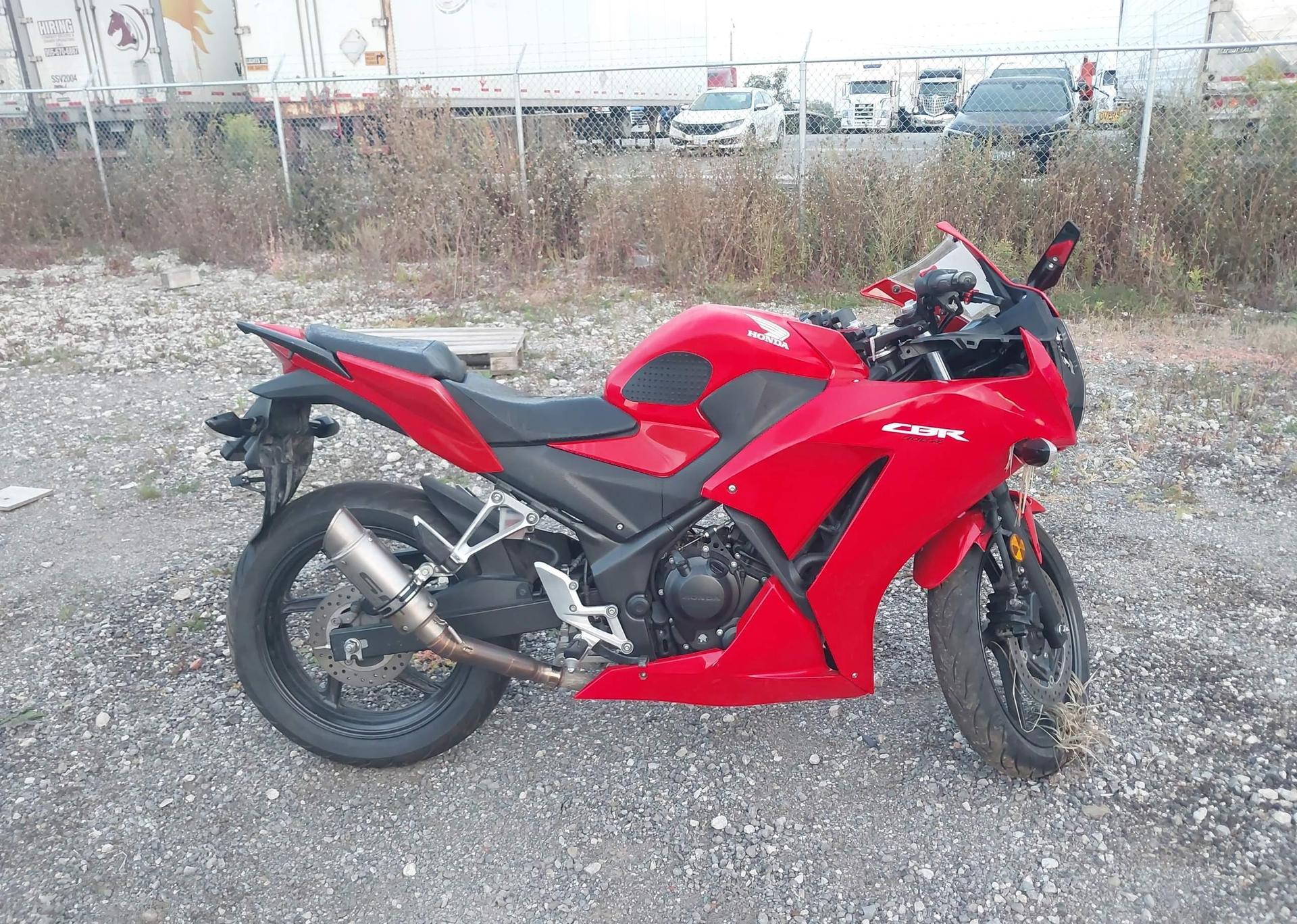2016 HONDA CBR300 R