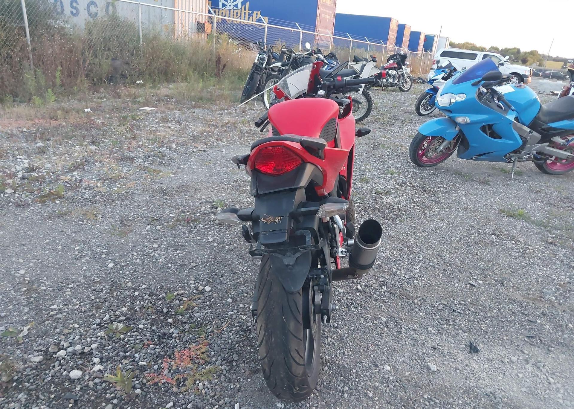 2016 HONDA CBR300 R