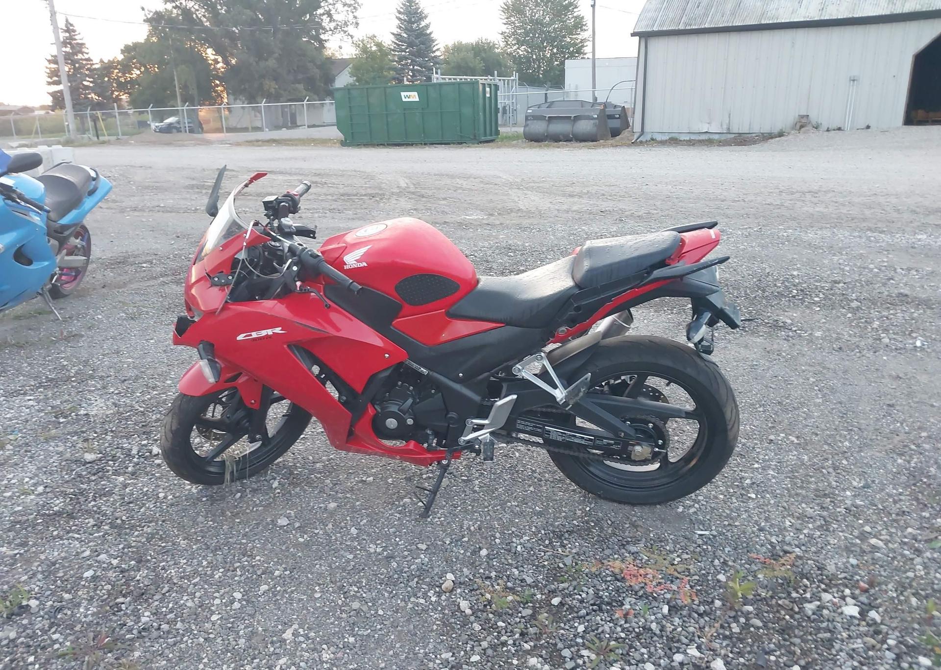 2016 HONDA CBR300 R