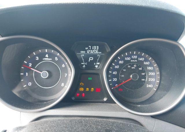 2013 HYUNDAI ELANTRA GL