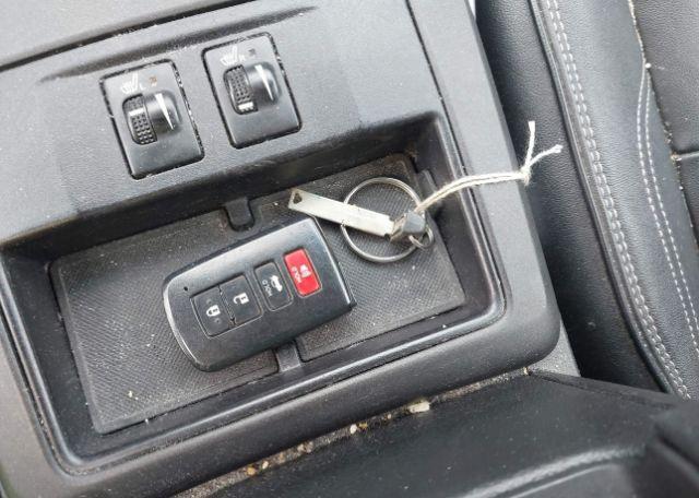 2016 TOYOTA CAMRY XLE