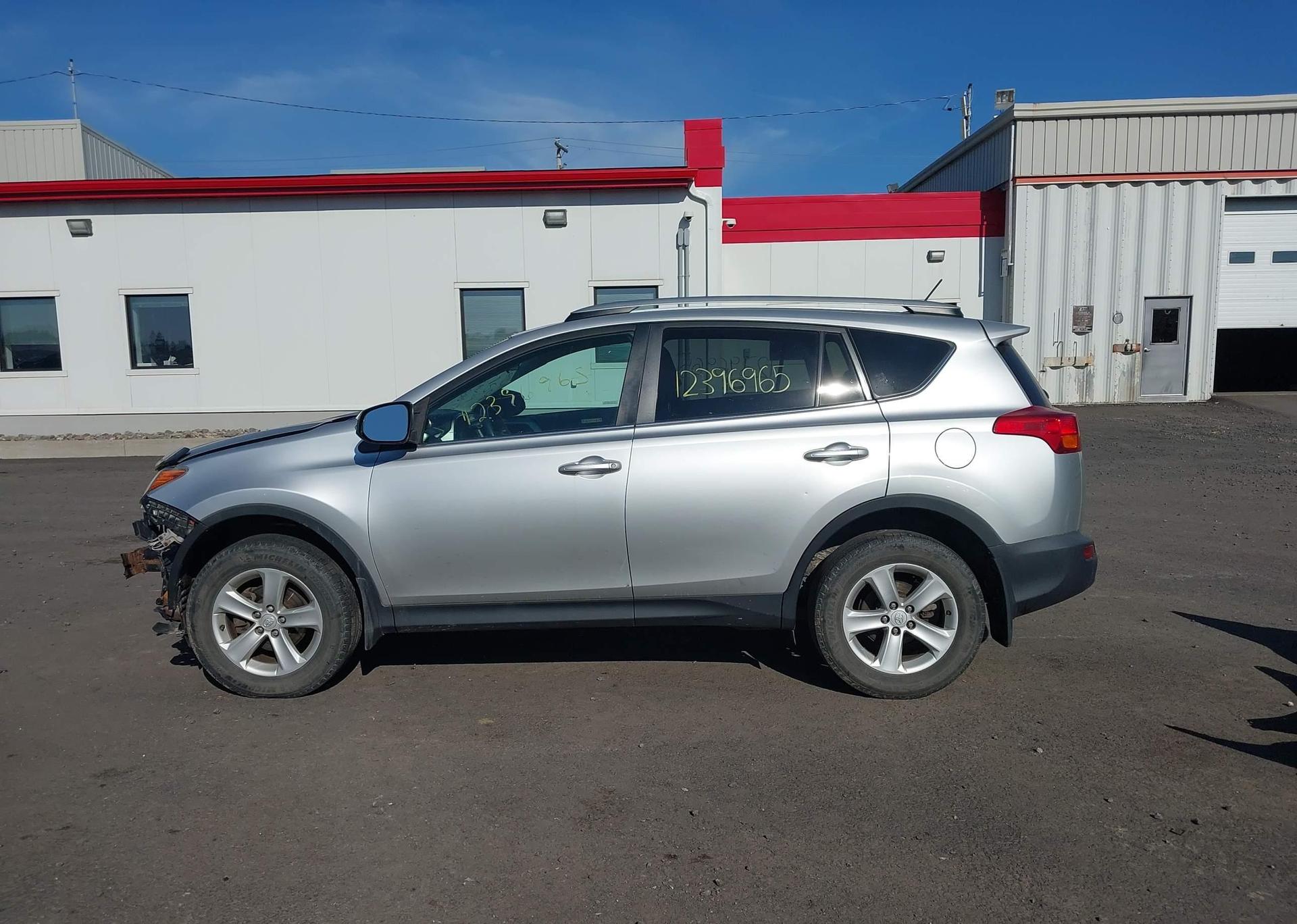 2014 TOYOTA RAV4 XLE
