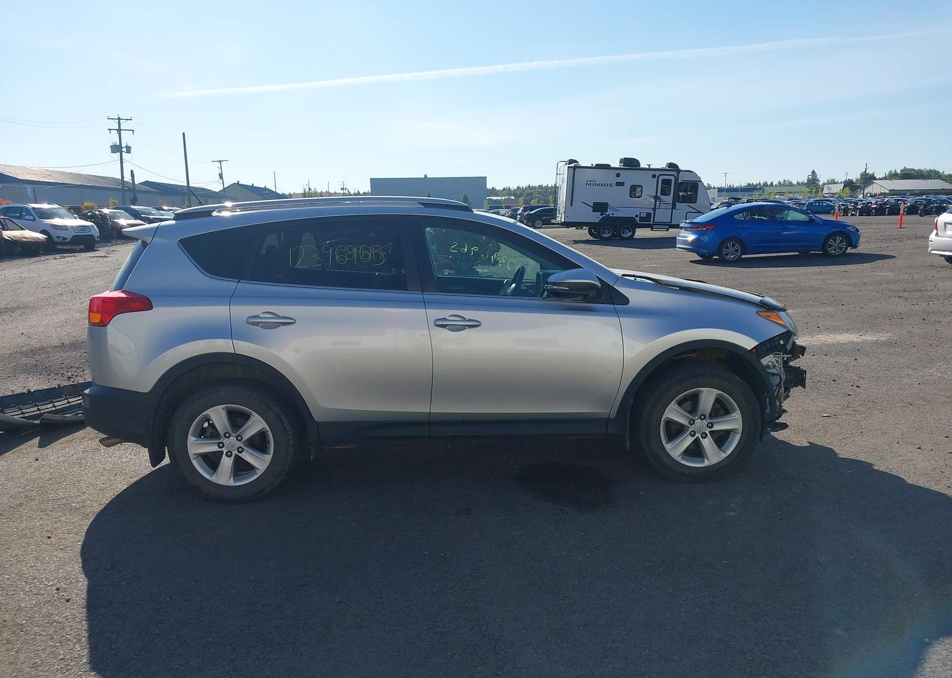 2014 TOYOTA RAV4 XLE