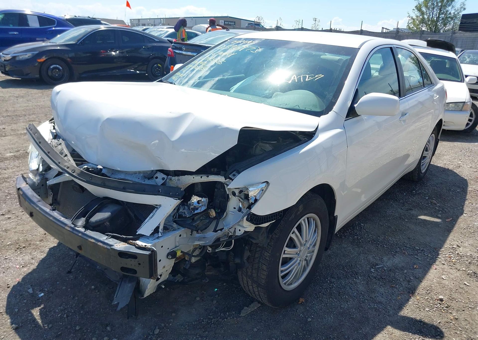 2011 TOYOTA CAMRY SE