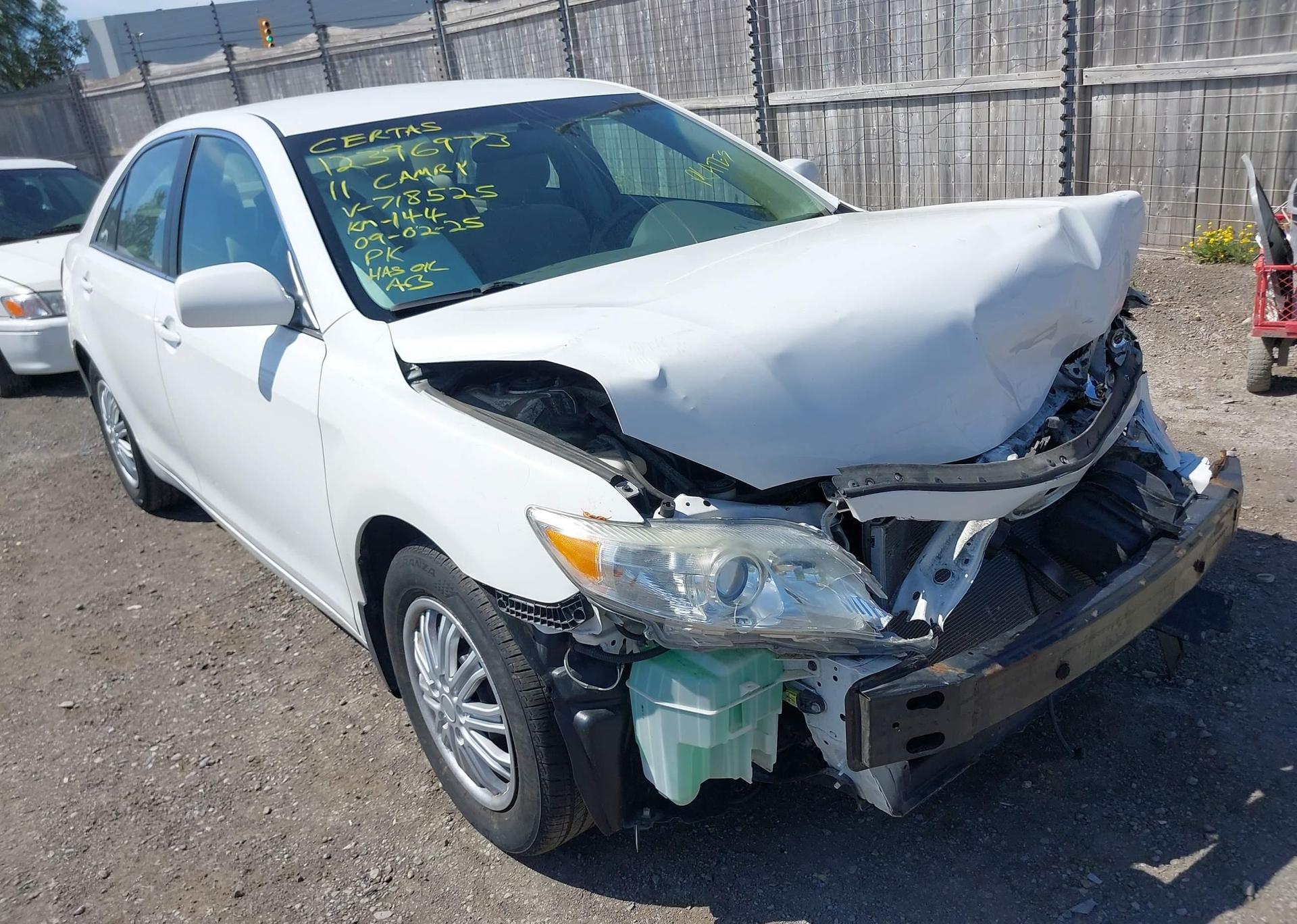 2011 TOYOTA CAMRY SE