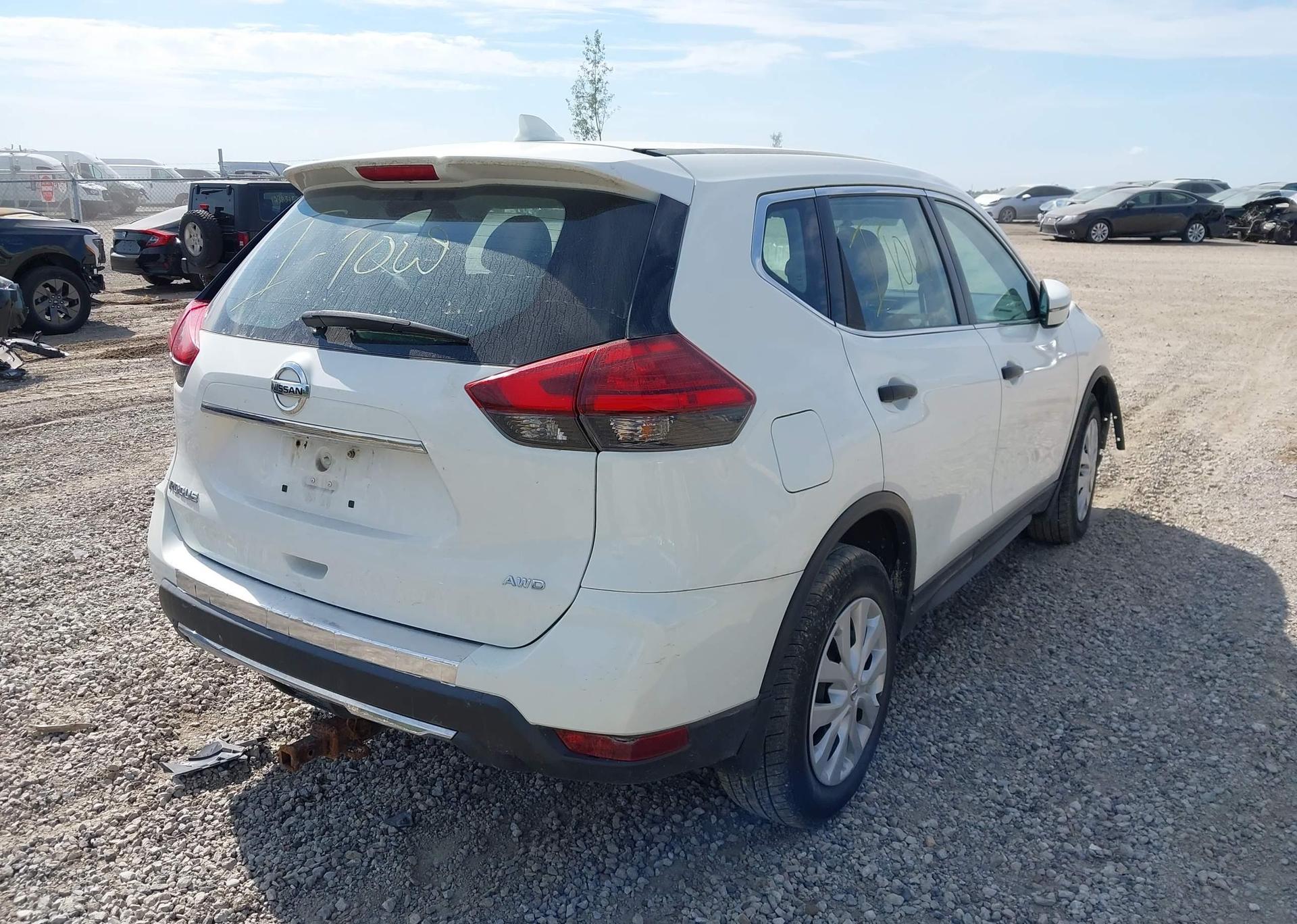 2017 NISSAN ROGUE SV