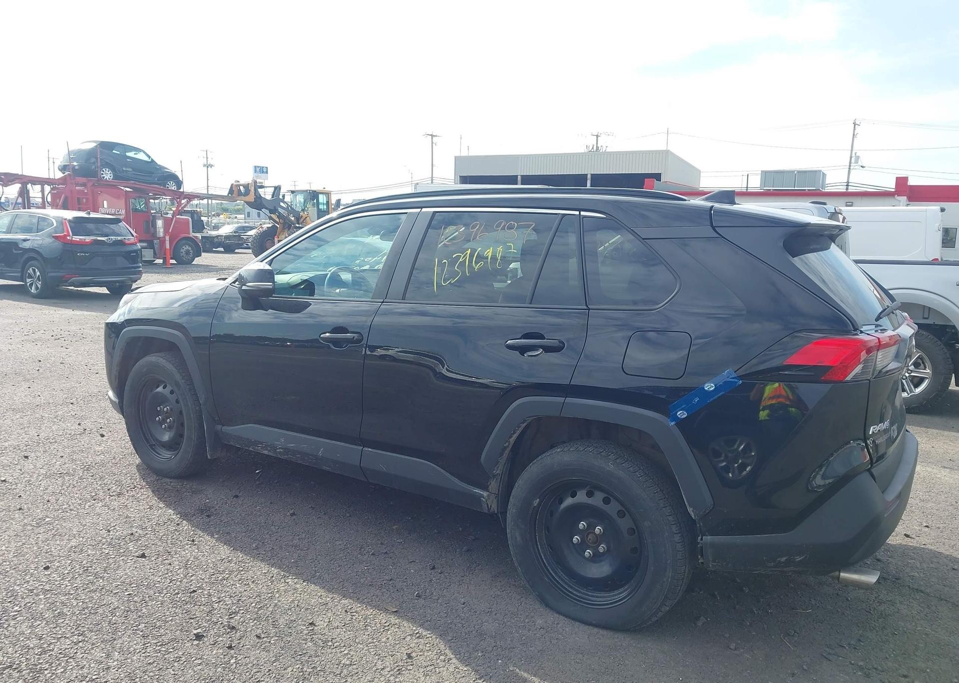 2019 TOYOTA RAV4 LE