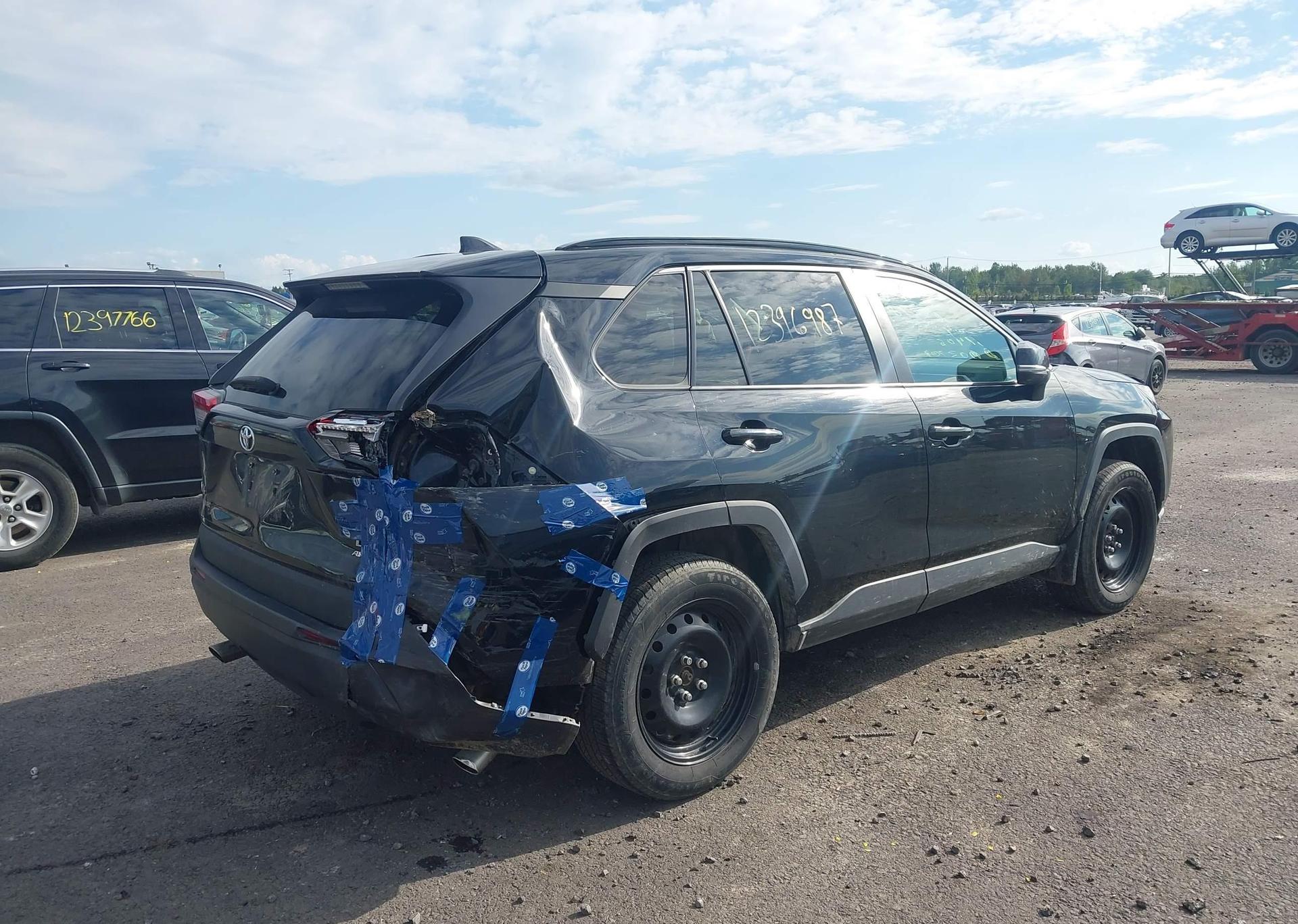 2019 TOYOTA RAV4 LE