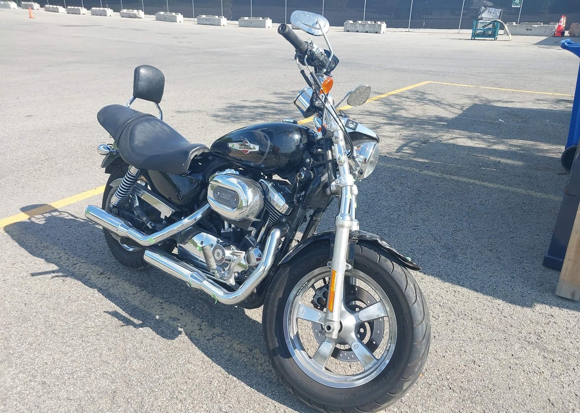 2011 HARLEY-DAVIDSON XLH1200 C