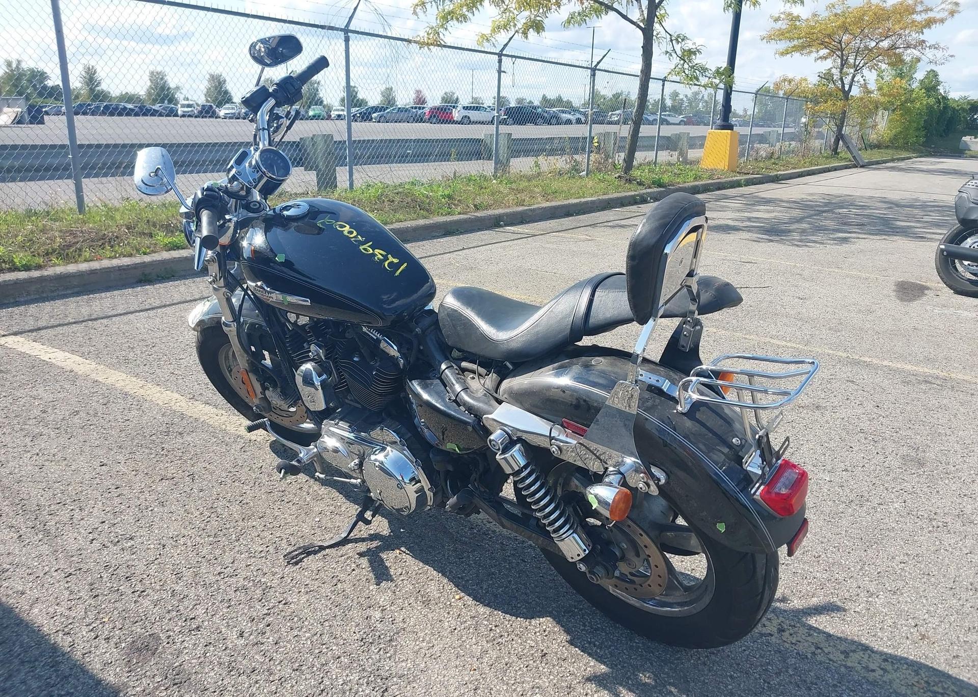 2011 HARLEY-DAVIDSON XLH1200 C