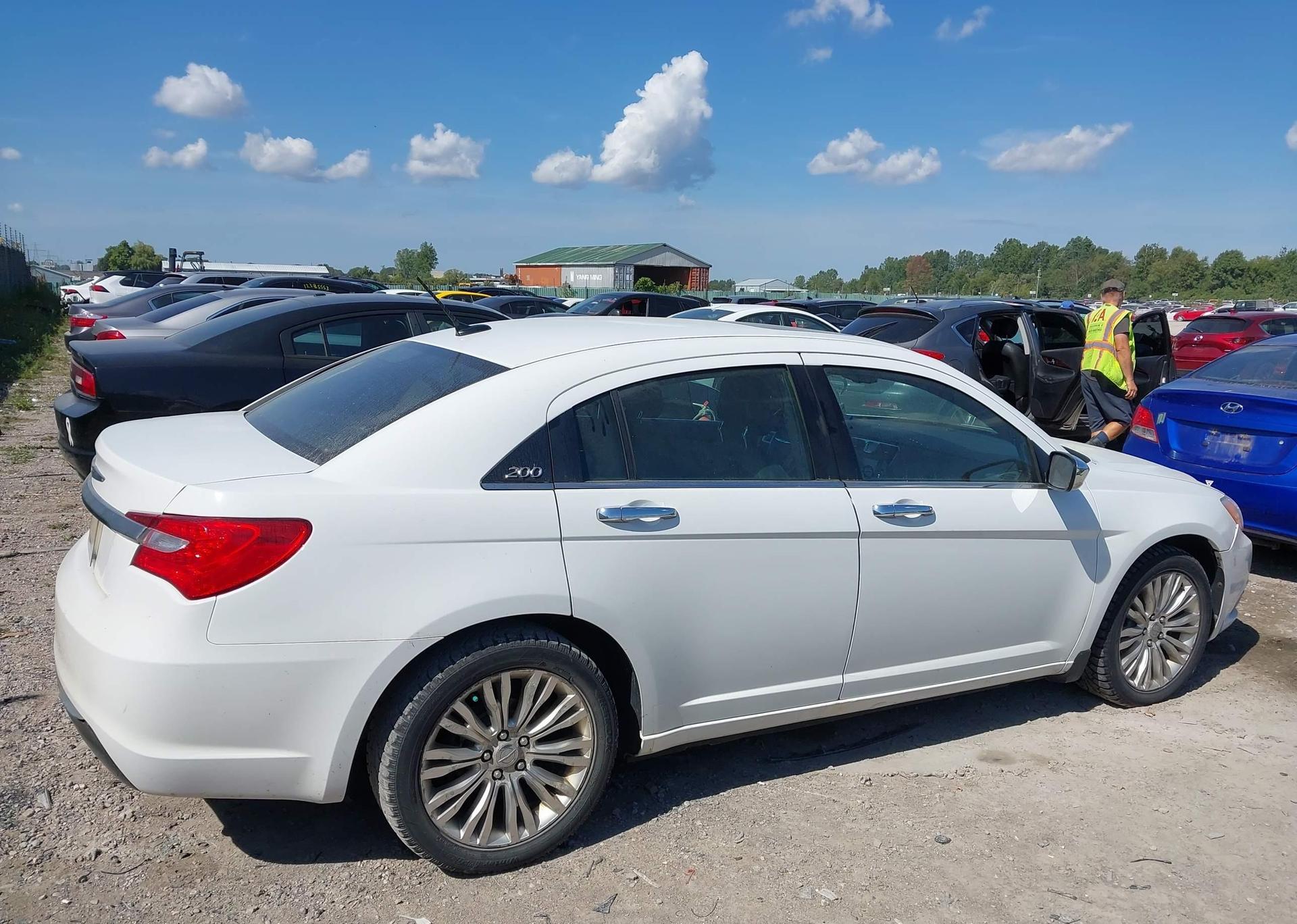 2011 CHRYSLER 200 LIMITED