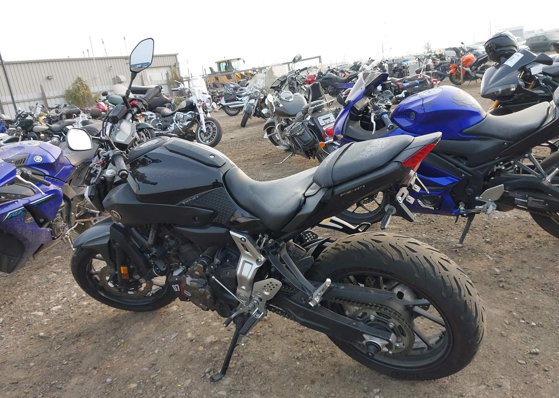 2015 YAMAHA fz07