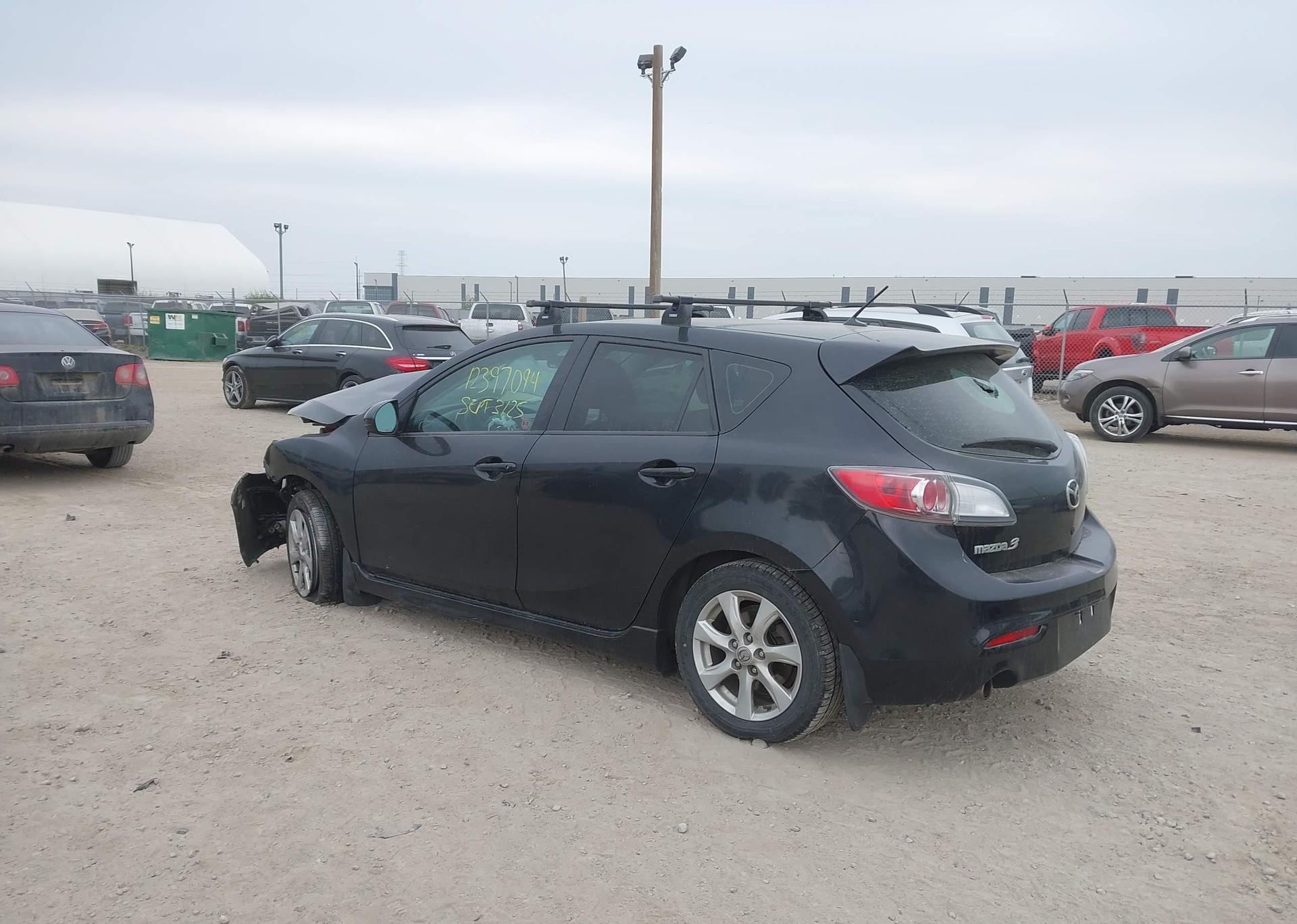 2011 MAZDA 3 S
