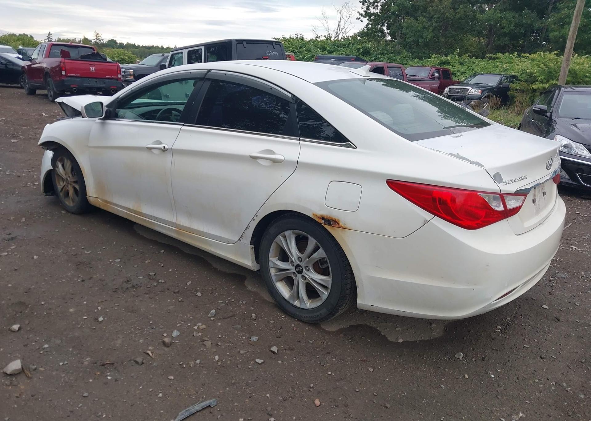 2011 HYUNDAI SONATA GL