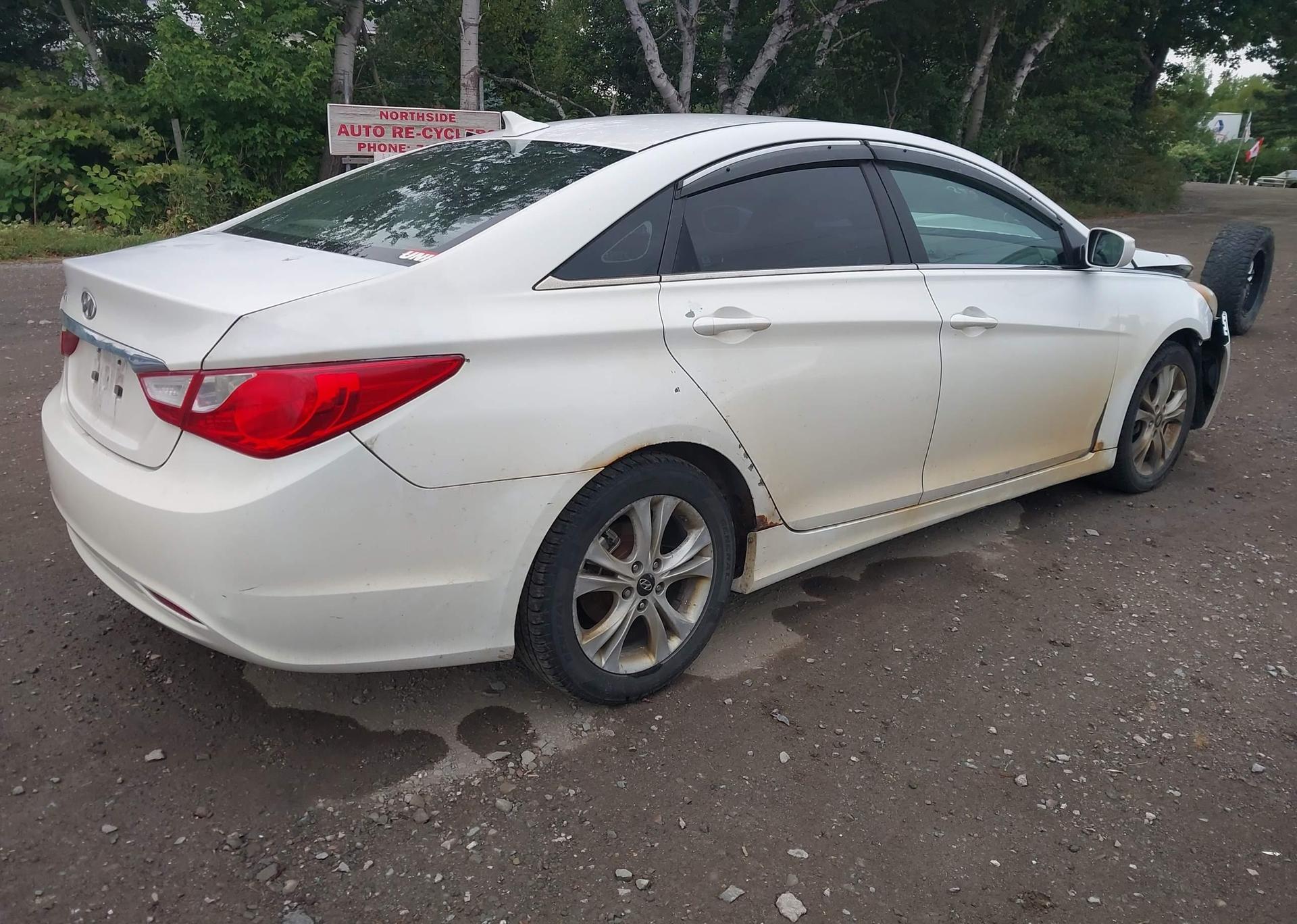 2011 HYUNDAI SONATA GL