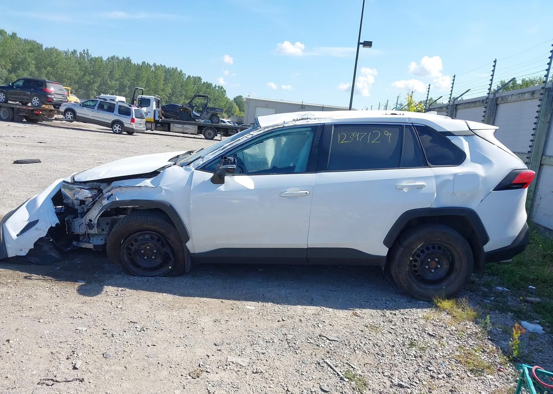 2021 TOYOTA RAV4 LE